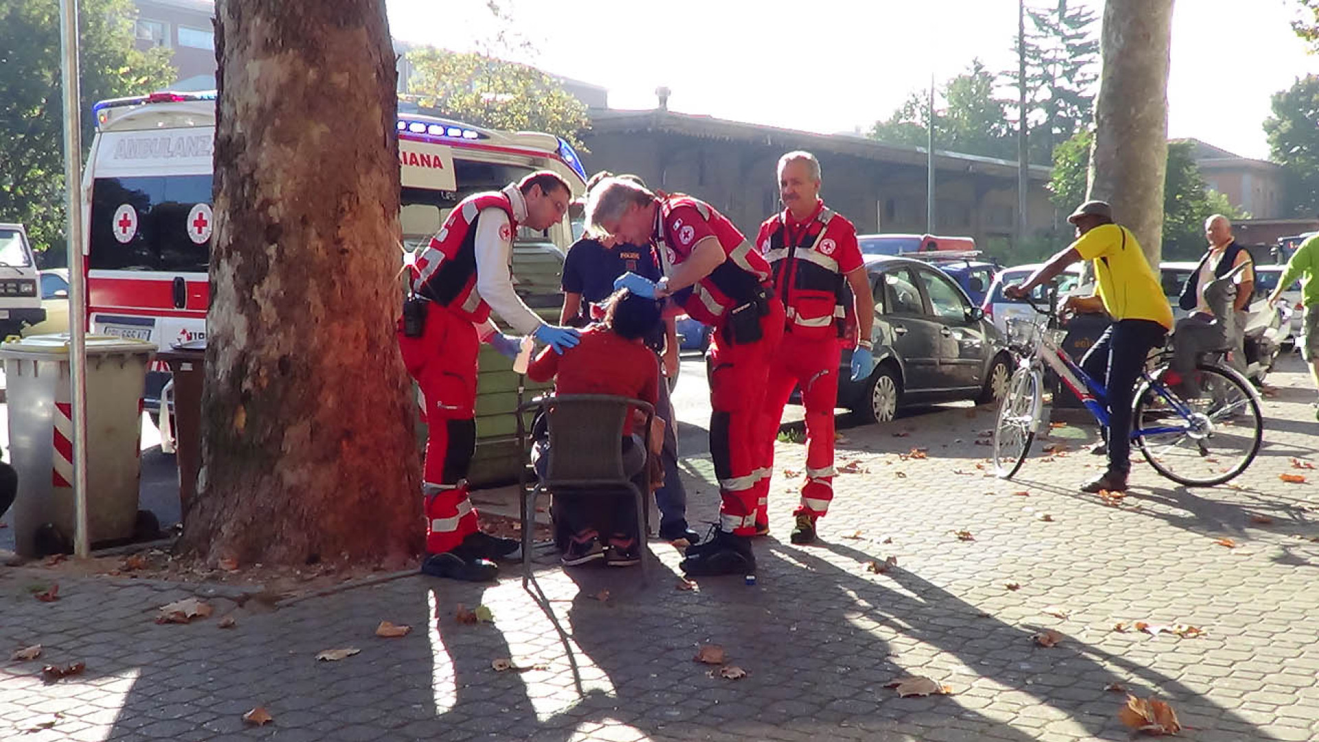 Lite tra sorelle, donna ferita alla testa in viale Sant'Ambrogio
