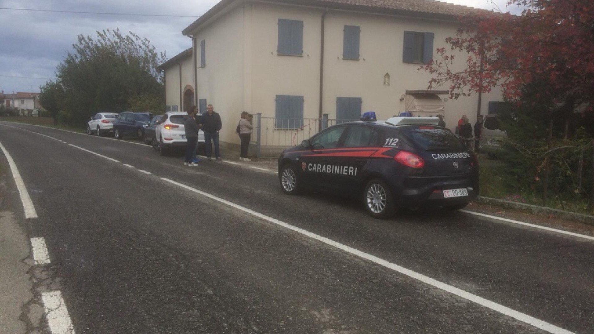Trovato morto nel cortile di casa, si indaga sulla morte di un 80enne a Chiavenna