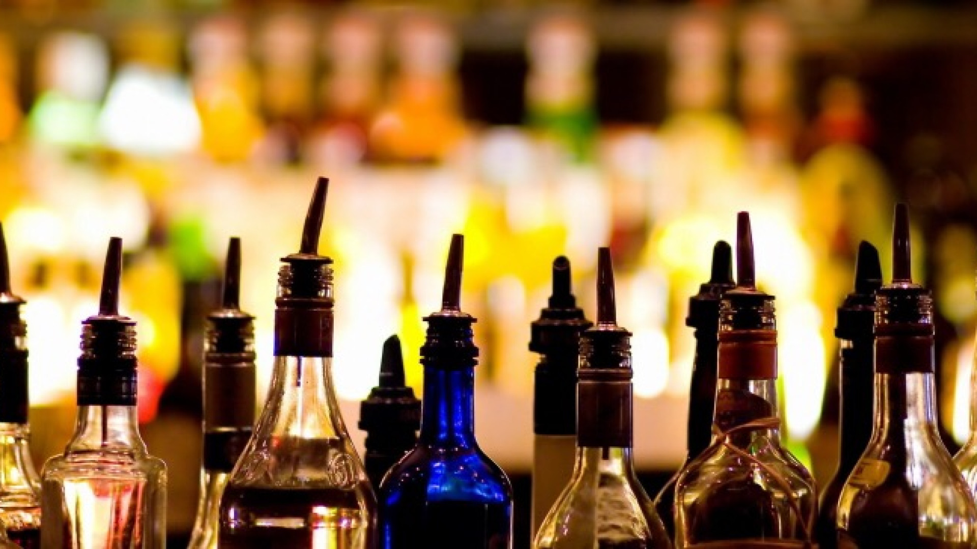 Lotta alle "abbuffate alcoliche": controlli a tappeto, 6 bar multati 
