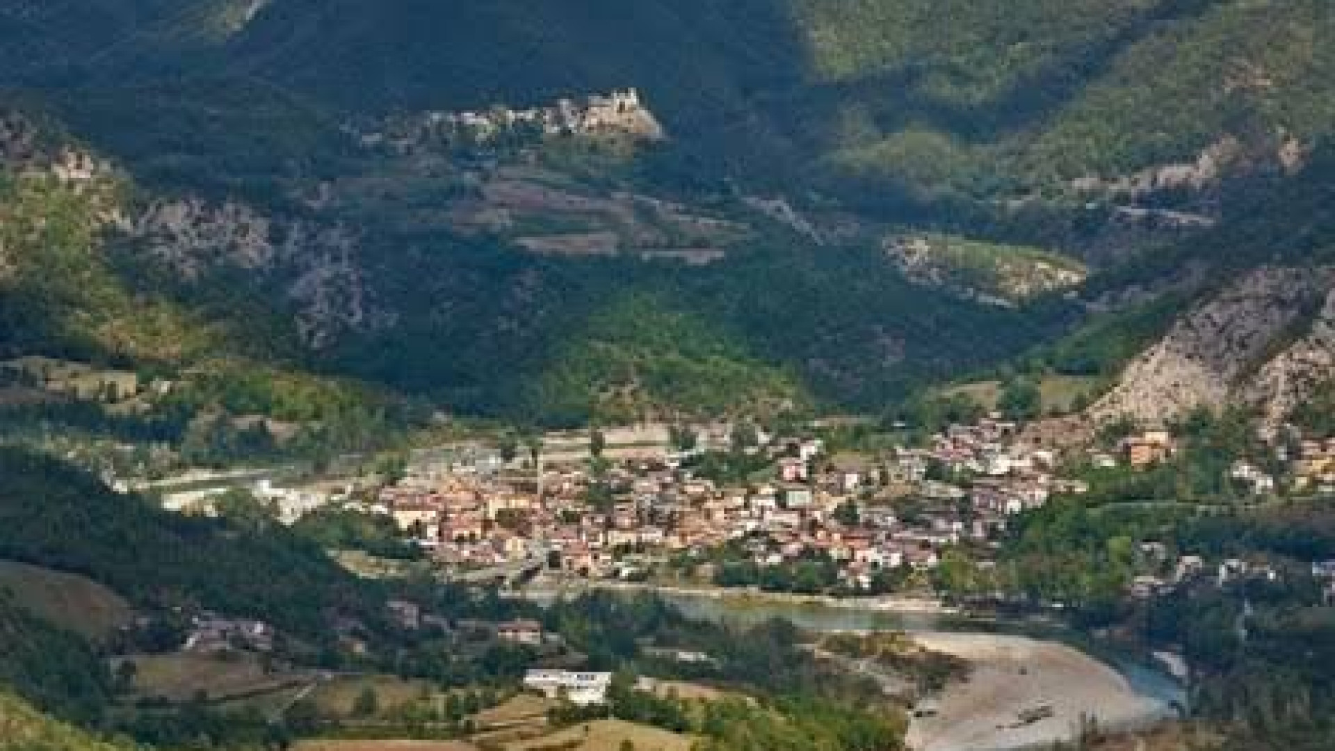 Effetto Covid: meno viaggi, aumenta la richiesta di case in collina