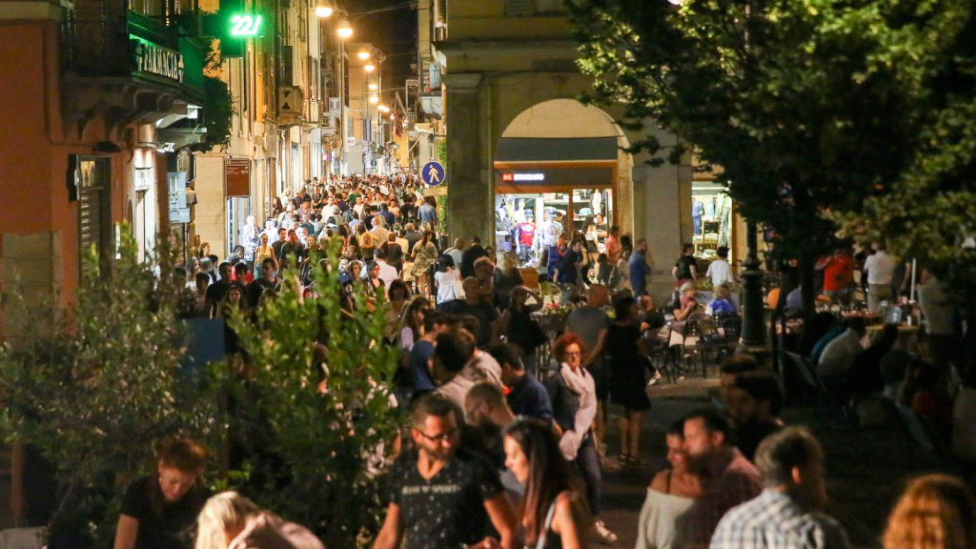 Movida piacentina: addetti in calo, fatturato basso. Donne protagoniste