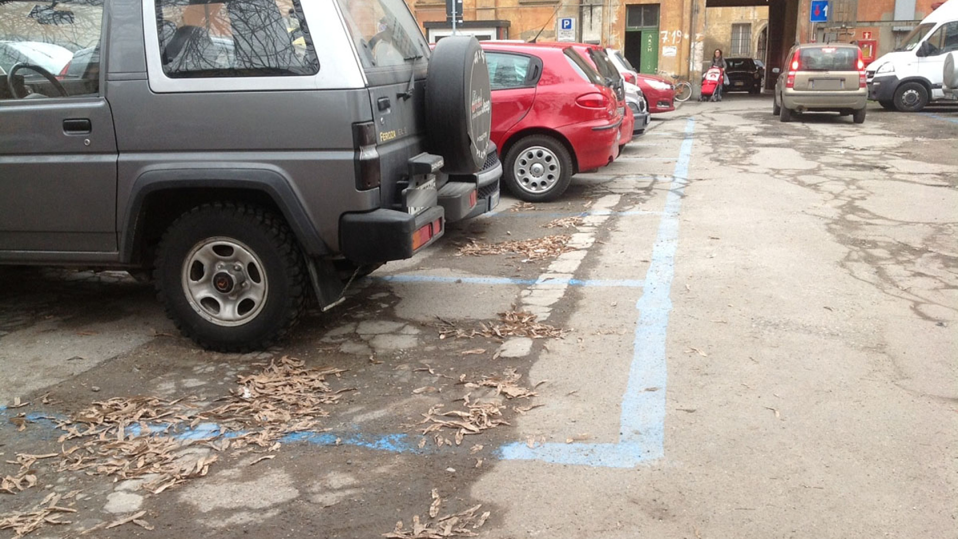 Parcheggio San Vincenzo, arrivano 42 spazi blu al posto dei posteggiatori