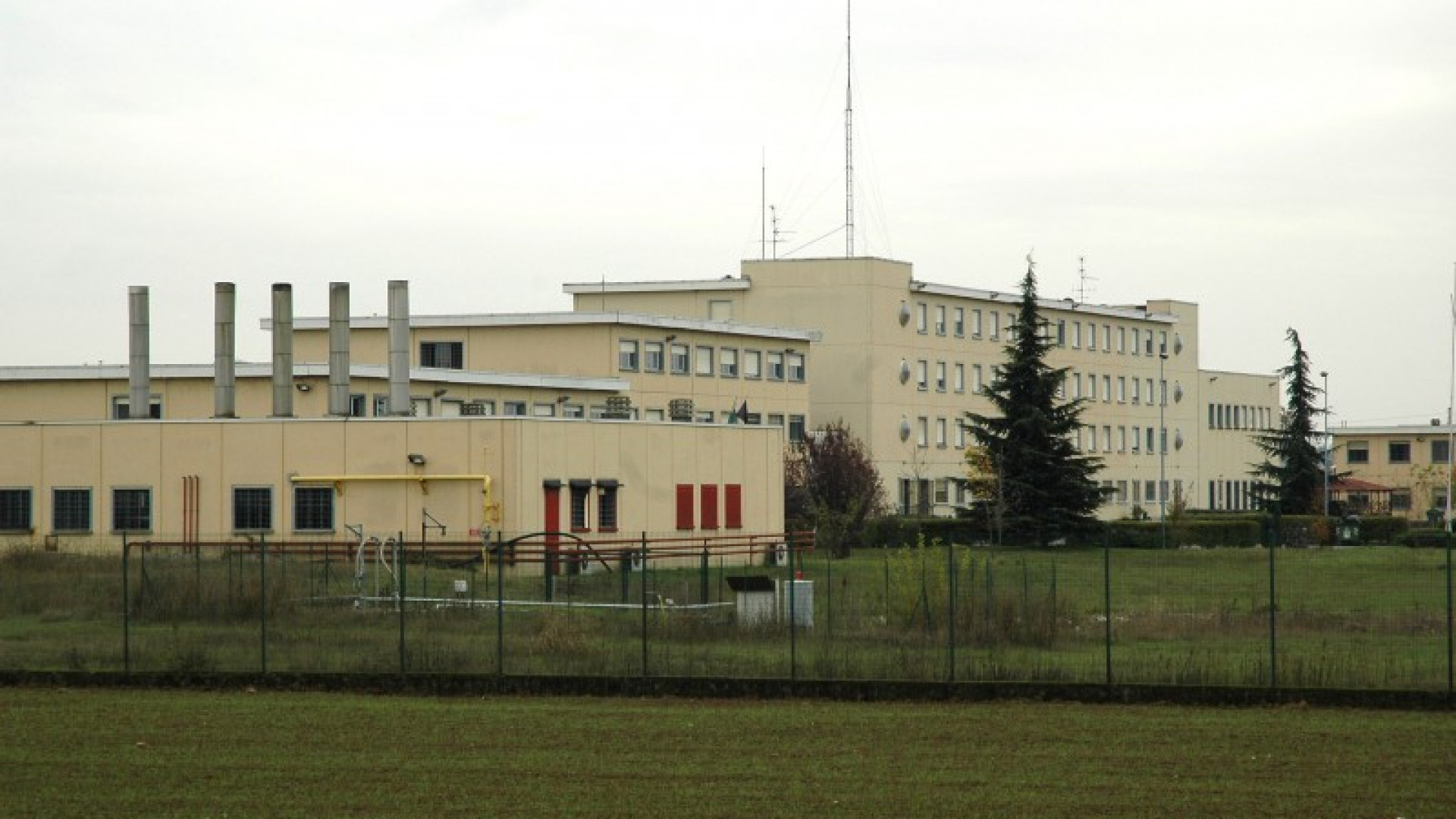 Accusato di tentato omicidio, rimesso in libertà non firma in caserma: arrestato
