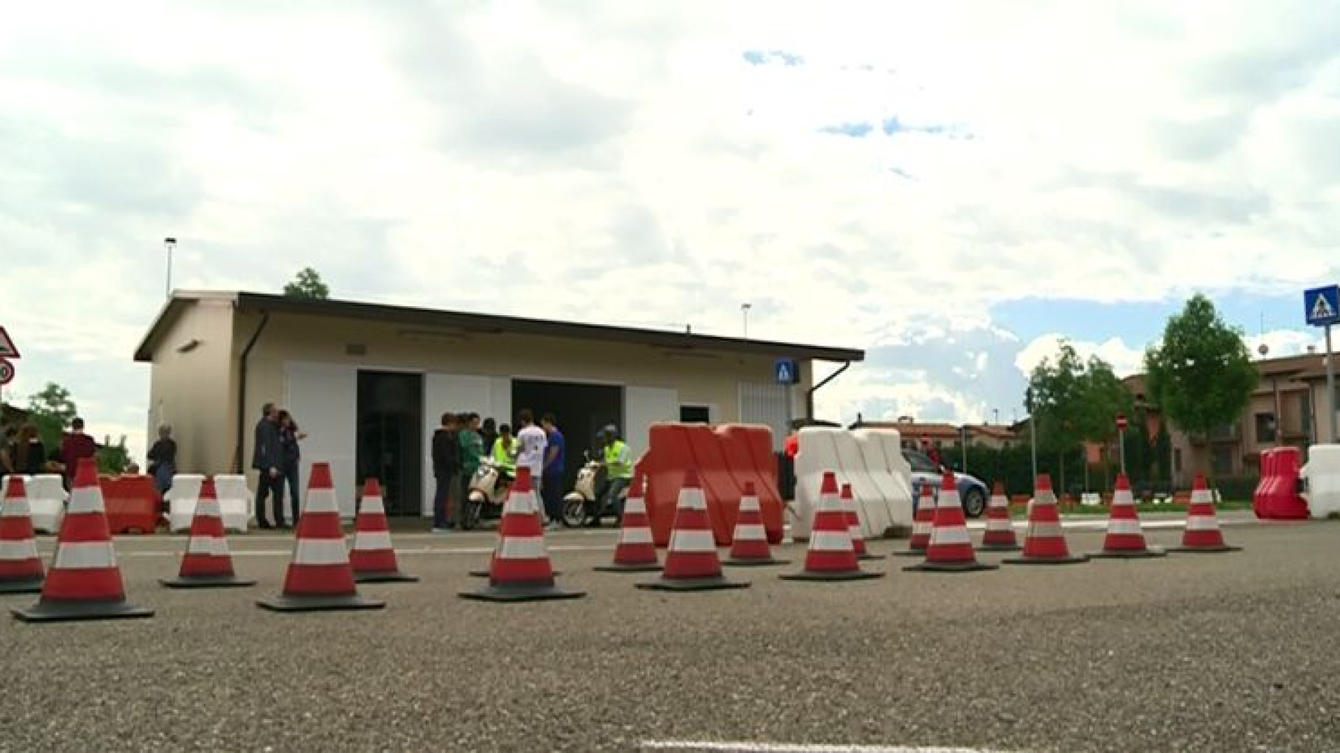 Sicurezza stradale per 50 studenti. "Preparati tecnicamente, dubbi su precedenze e rotatorie"