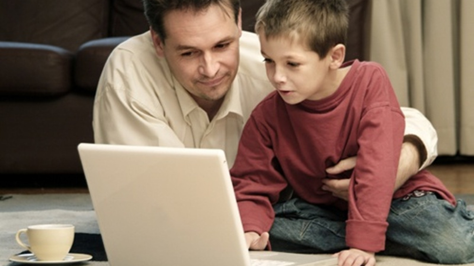 "Mamma, papà...se mi cercate sono su Facebook". Ad Agazzano si parla di genitori