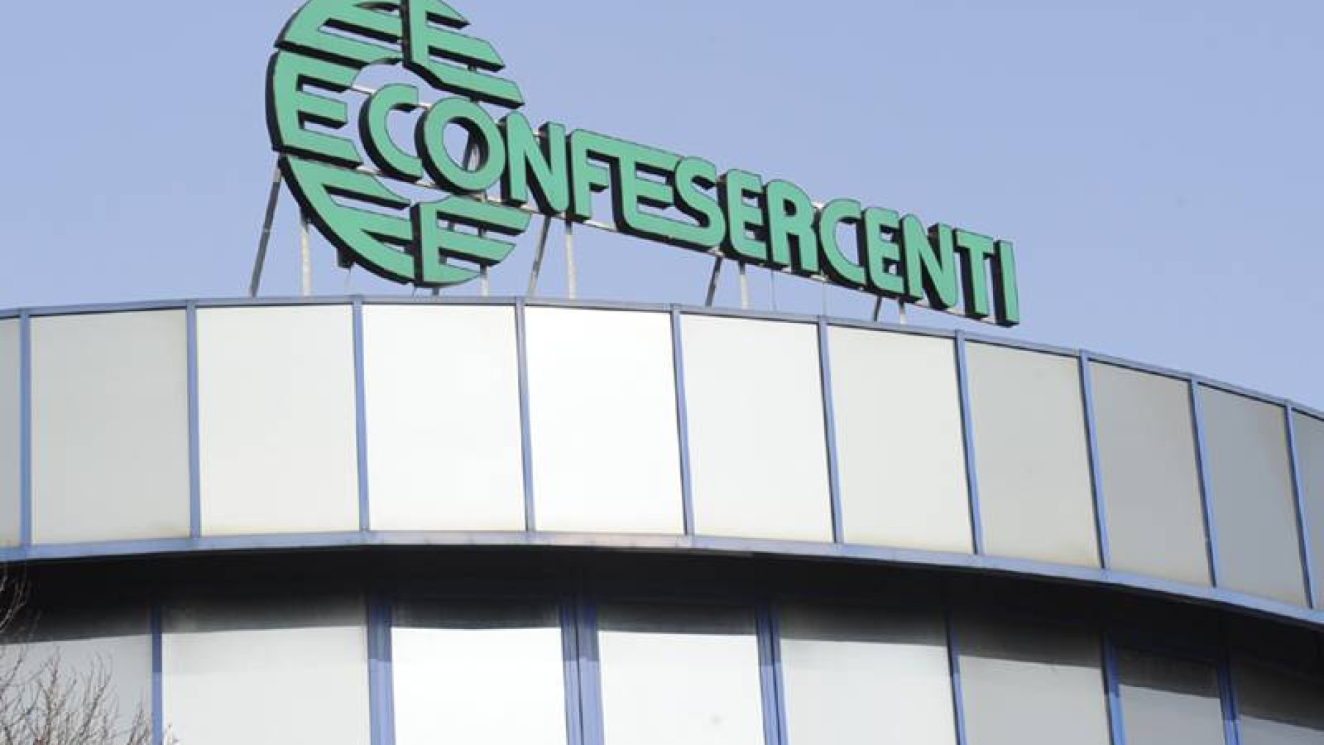 L'allarme di Confesercenti: "A rischio famiglie e imprese con l'aumento dei tassi"