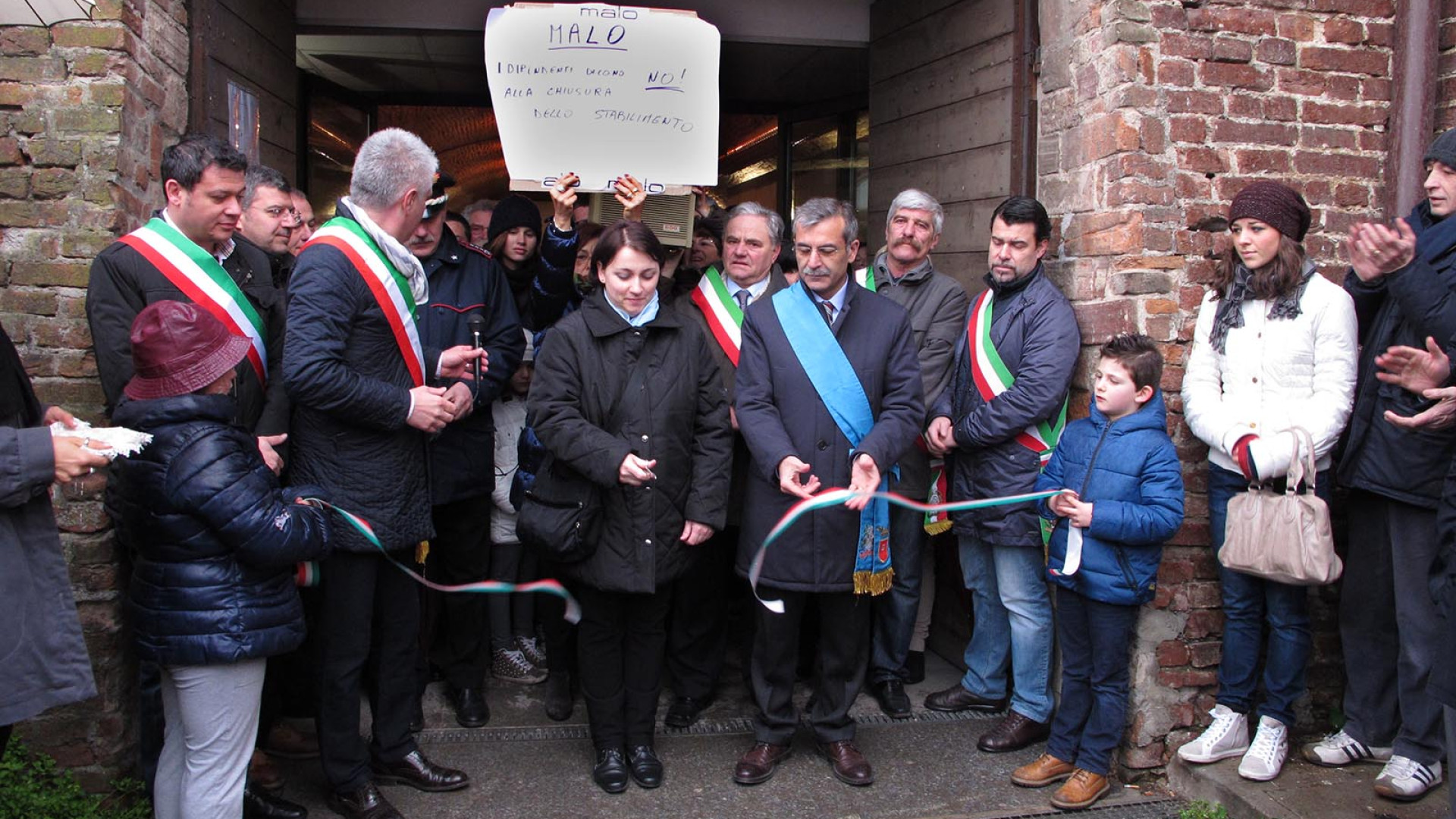 "No alla chiusura della Malo". L'appello dei lavoratori inaugura la fiera dell'Angelo
