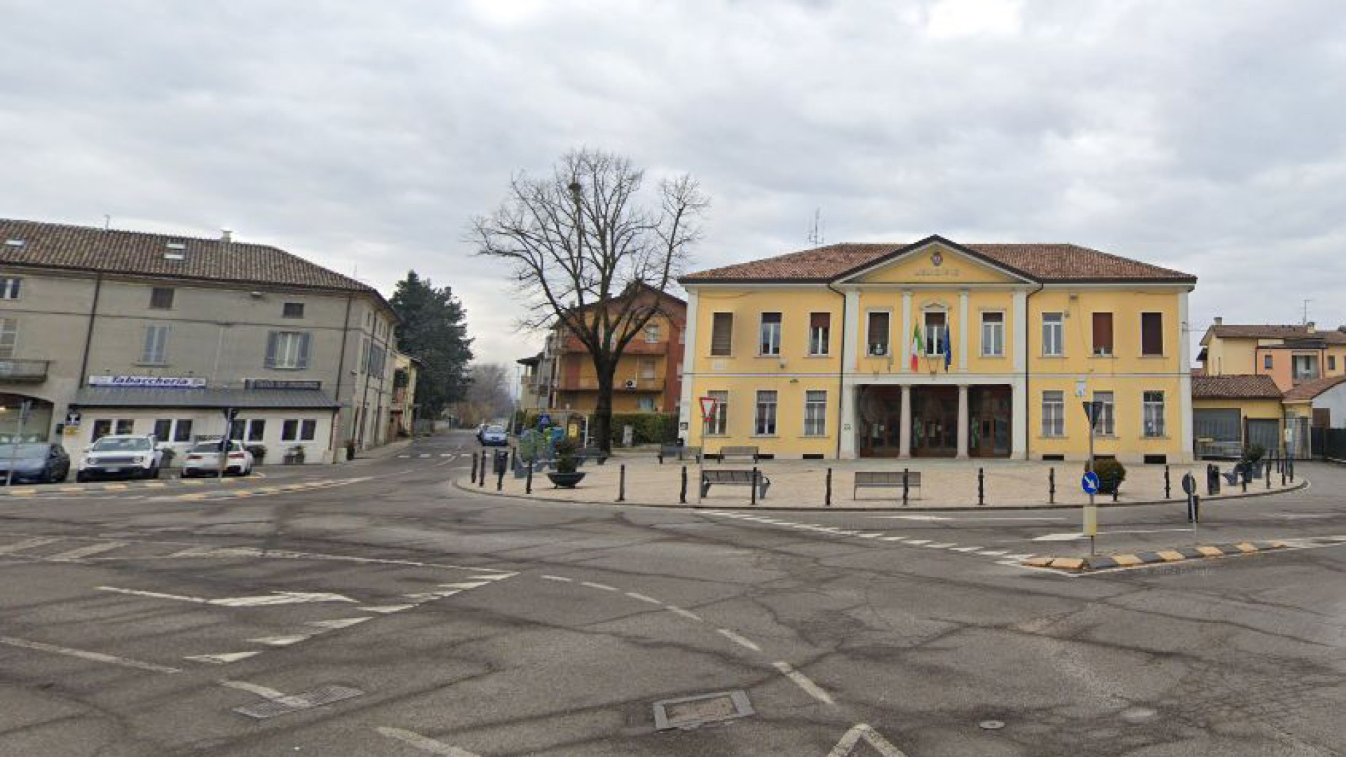 Gossolengo: ubriaco, sfascia un bar e aggredisce un carabiniere. Arrestato 55enne