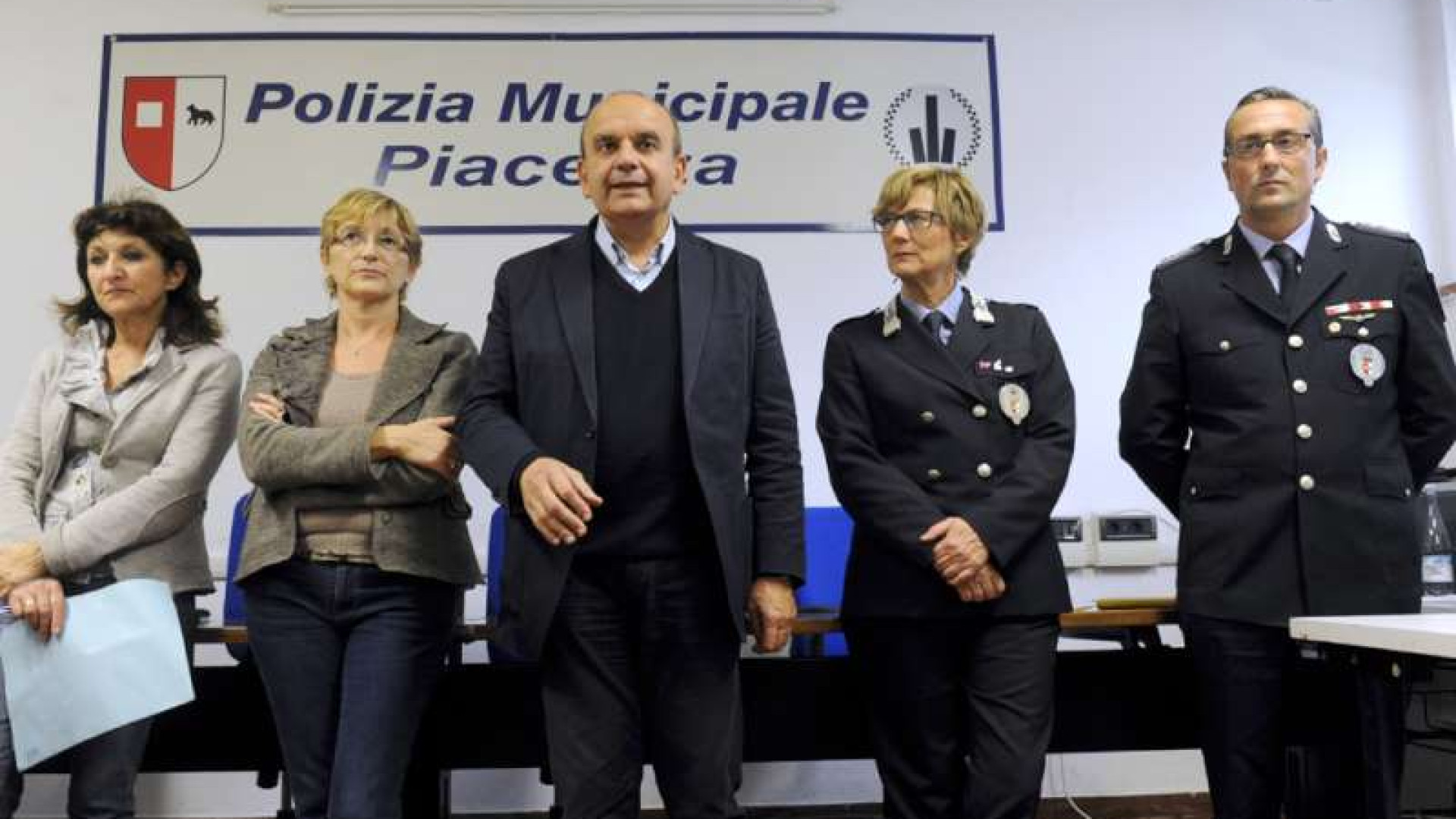 Lezione di aggiornamento per i "nonni-vigili" che operano davanti alle scuole
