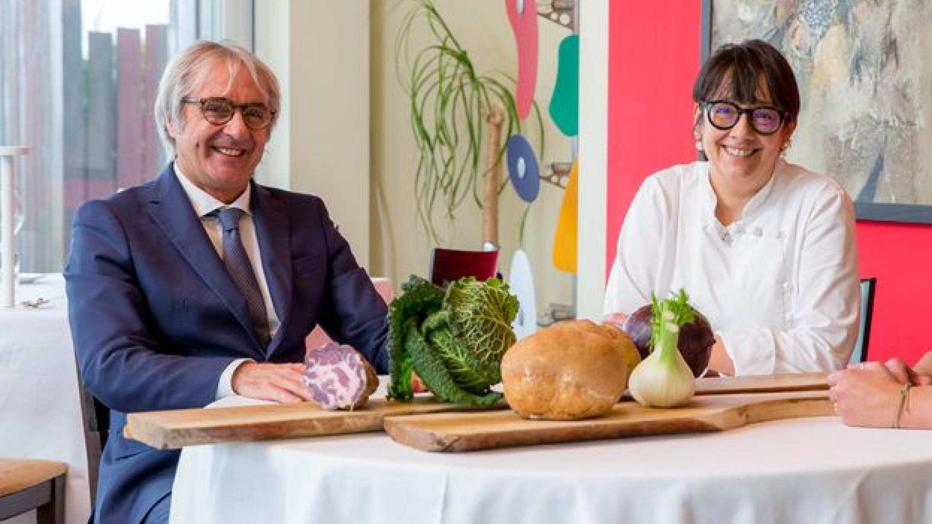 Chef stellata si improvvisa detective: bloccata banda di truffatori. Due denunce