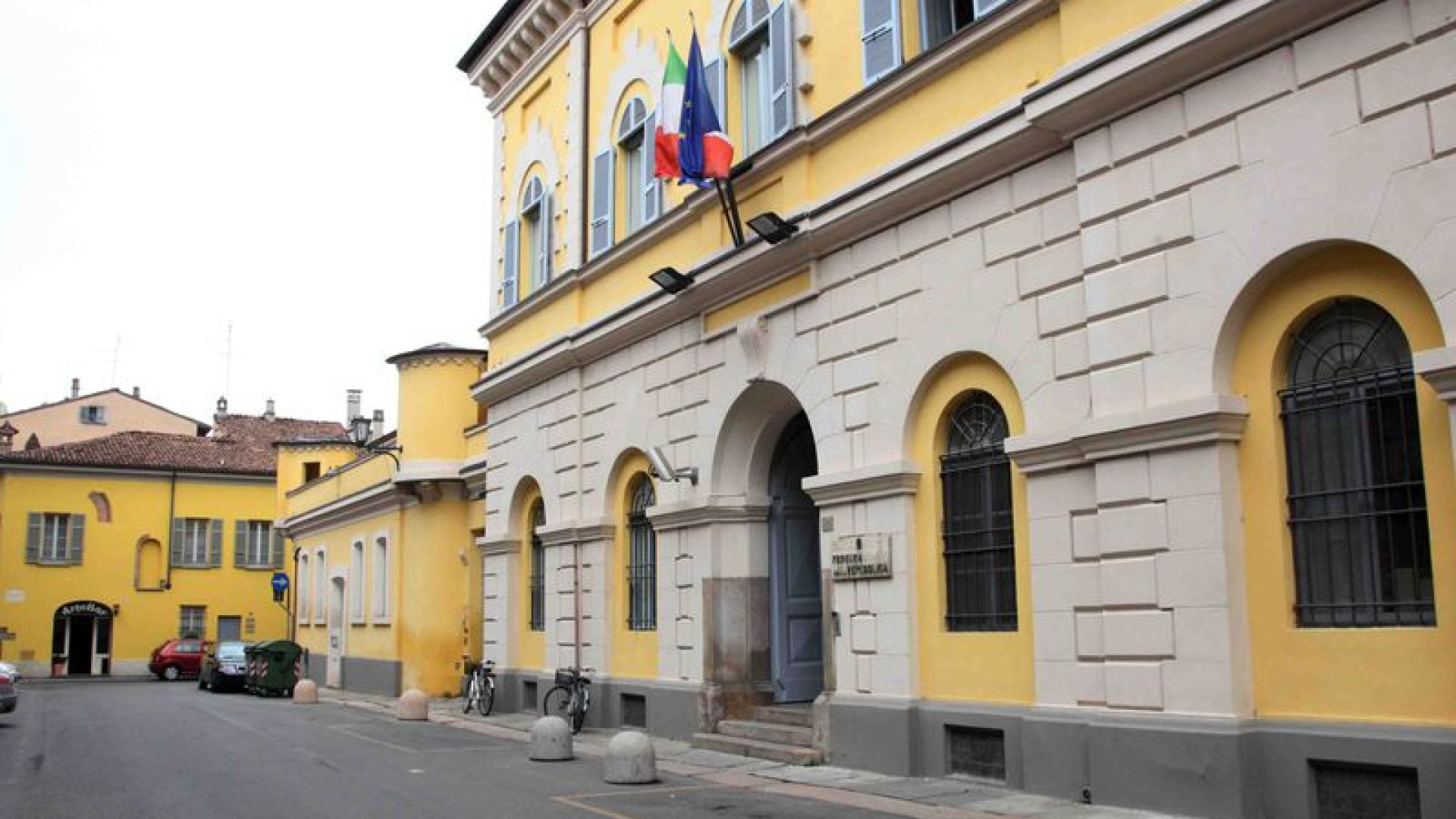 Sindacati: "Senza assunzioni non si risolvono i problemi dei servizi ai cittadini"