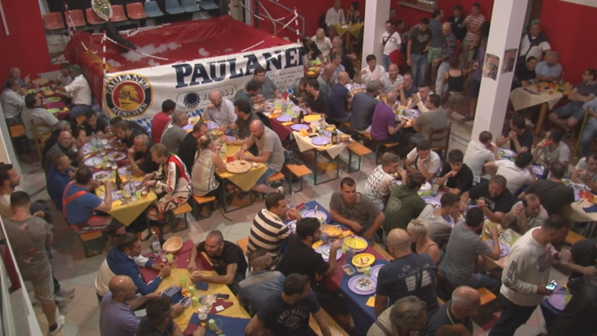"Cibo e bevande a non soci", tremila euro di multa alla "Festa delle badanti"