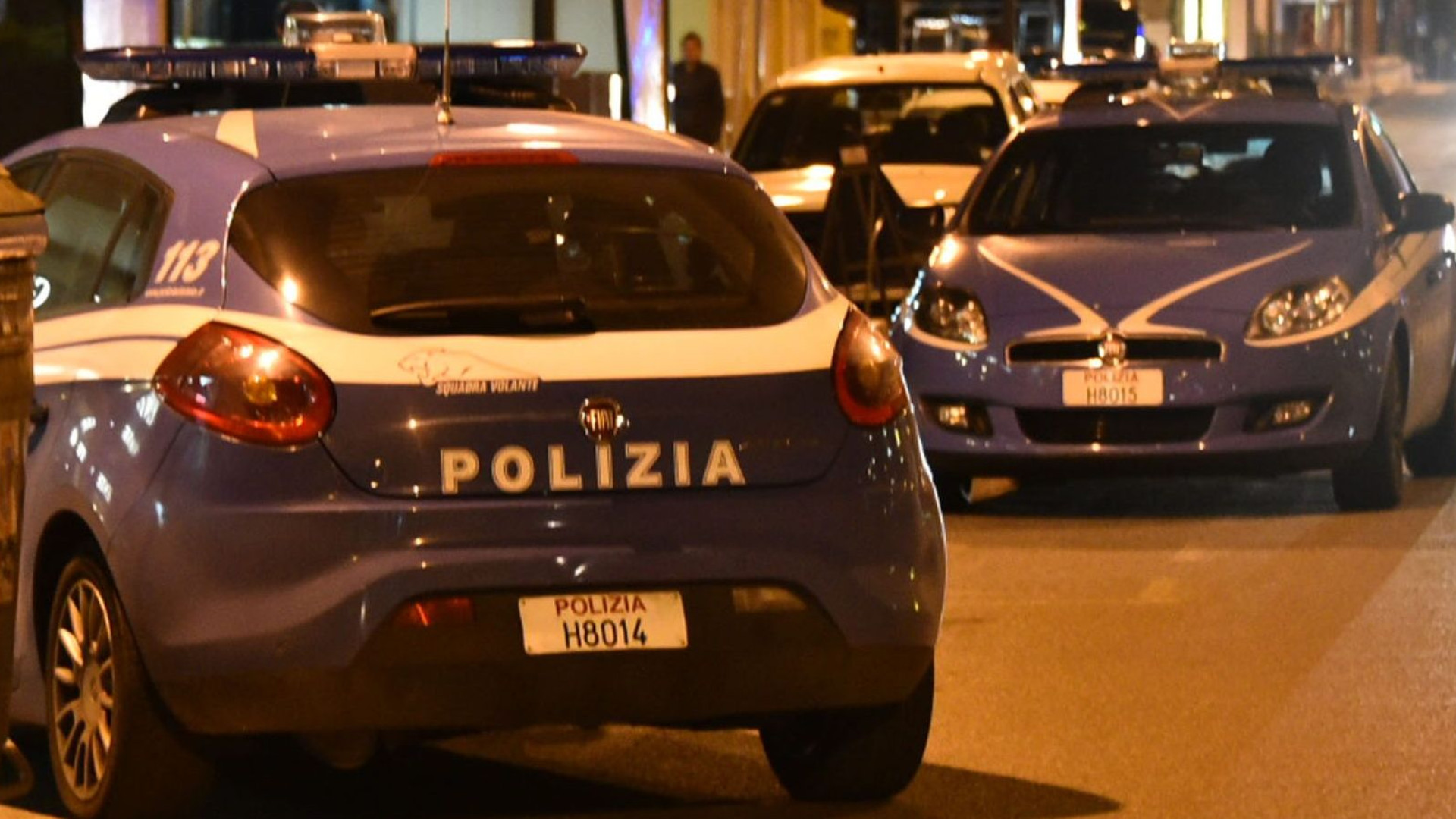 Chiede soldi ai genitori che si rifiutano: scatta la lite e arriva la polizia