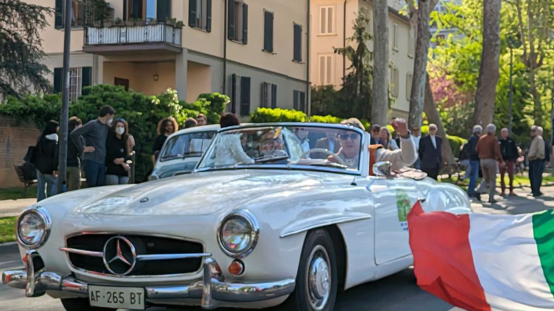 Trofeo Grande Fiume di auto d'epoca, in sessantotto al via tra cronometri e beneficenza