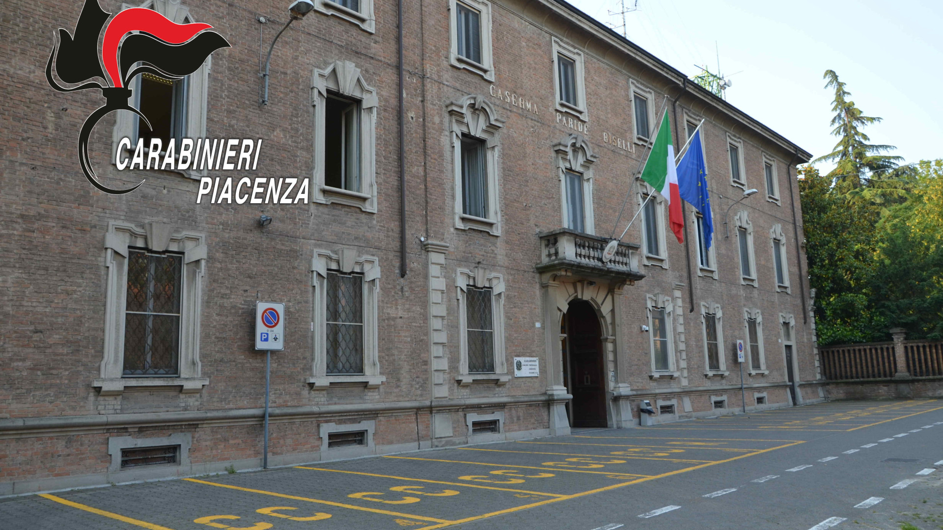 In negozio rubano il portafoglio a una cliente, arrestate due donne