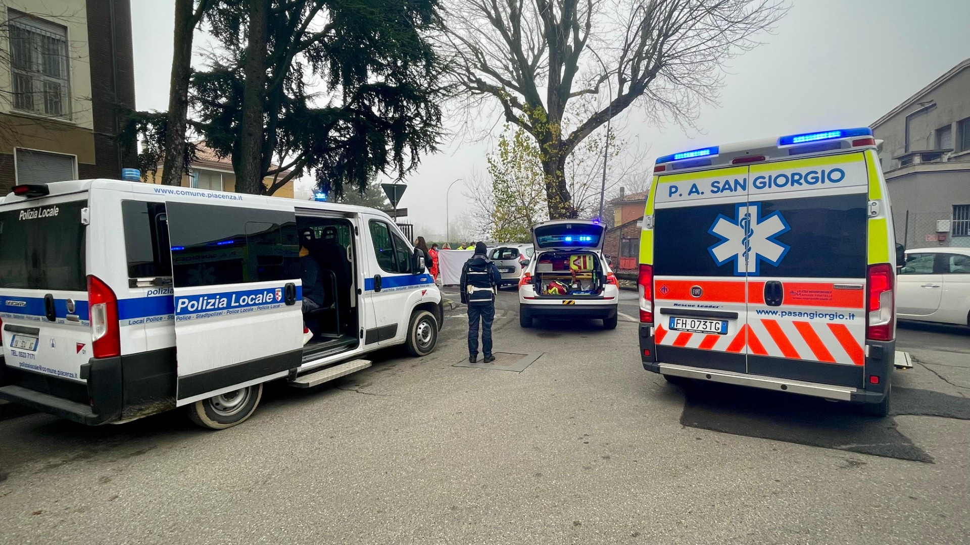 Malore al volante, vani i soccorsi per un automobilista di 53 anni in via Corneliana