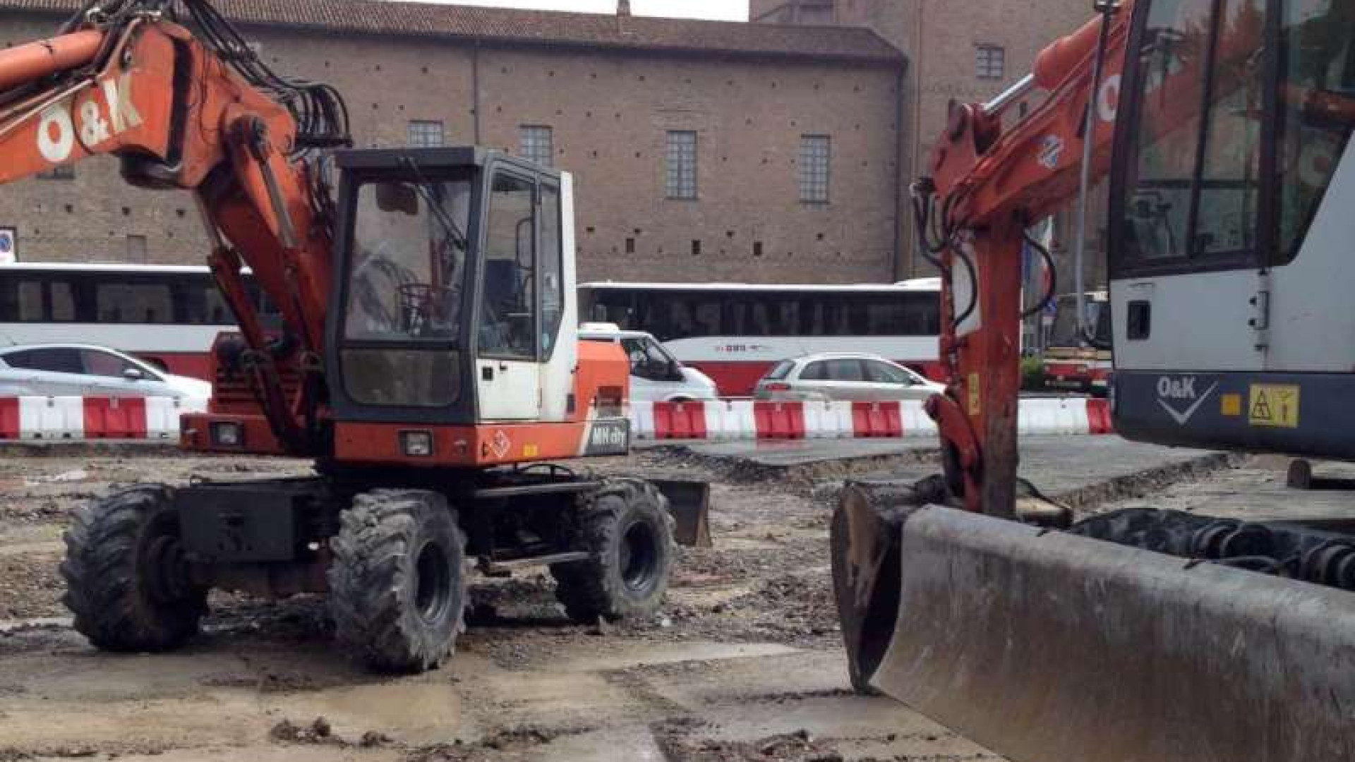 Rivoluzione in piazza Cittadella, la rabbia dei negozianti: “Persi posti auto”