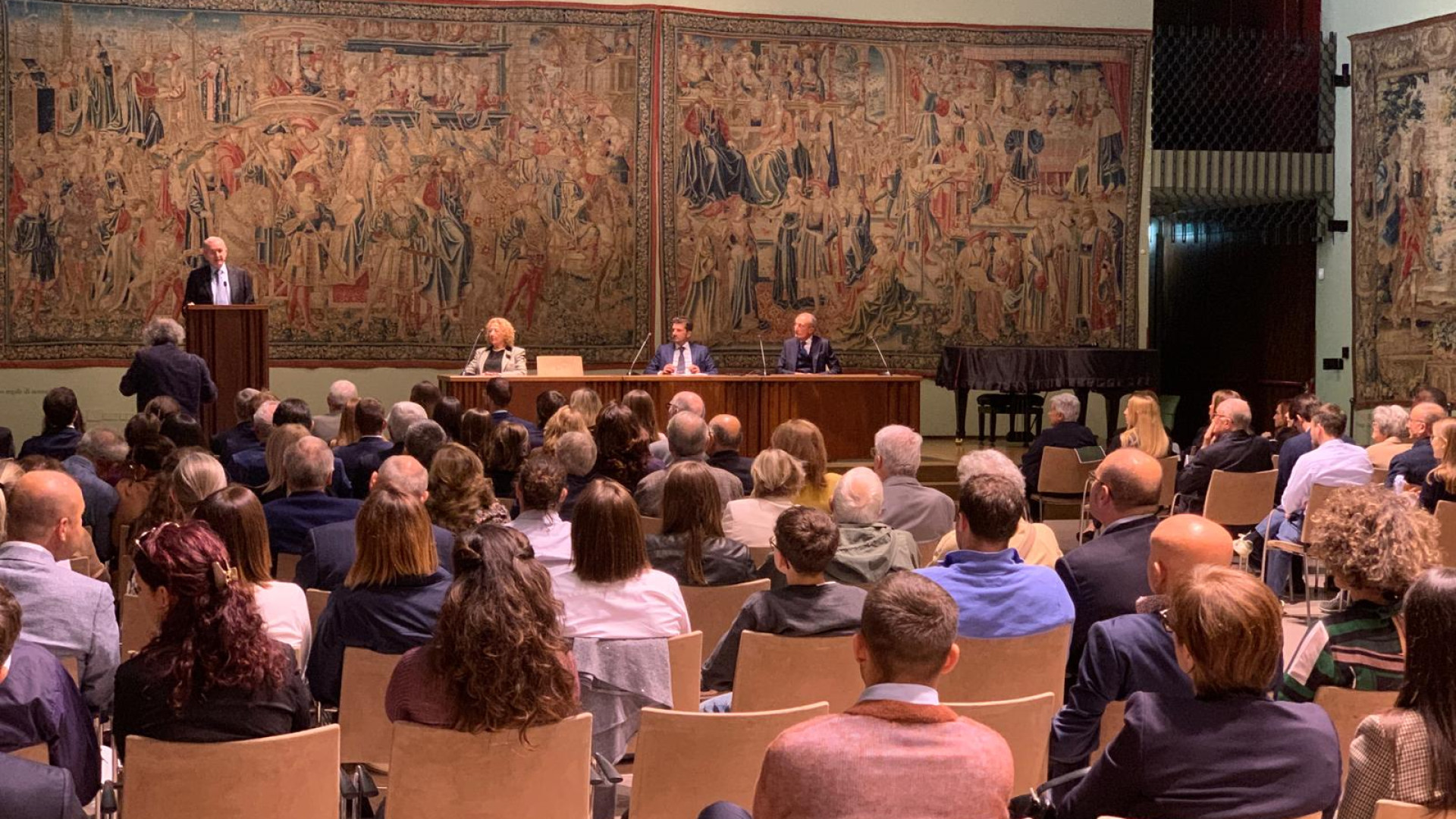 "Siate medici, sempre. Ciò che ci lega al paziente è la fiducia" : in 23 al giuramento