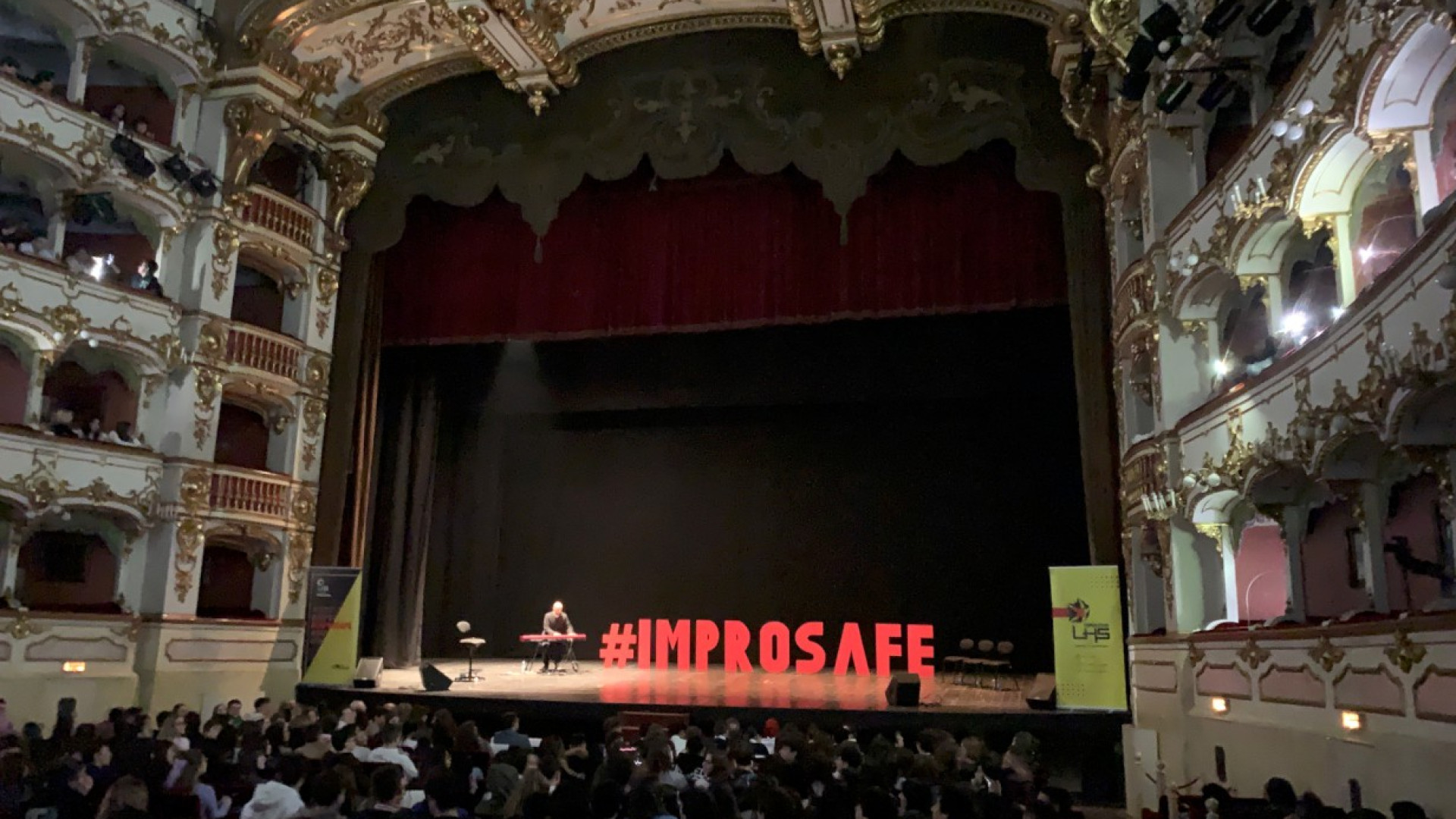 "Improsafe", gli studenti a teatro diventano spettatori interattivi sul tema sicurezza