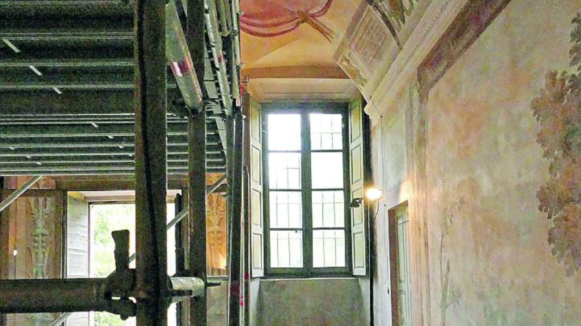 Villa Braghieri, tornerà a splendere la sala del biliardo. Due mesi di lavori