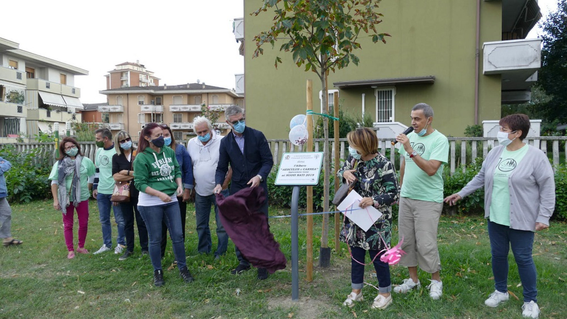 Un nuovo "albero della vita" piantato per gli 87 bimbi nati nel 2019