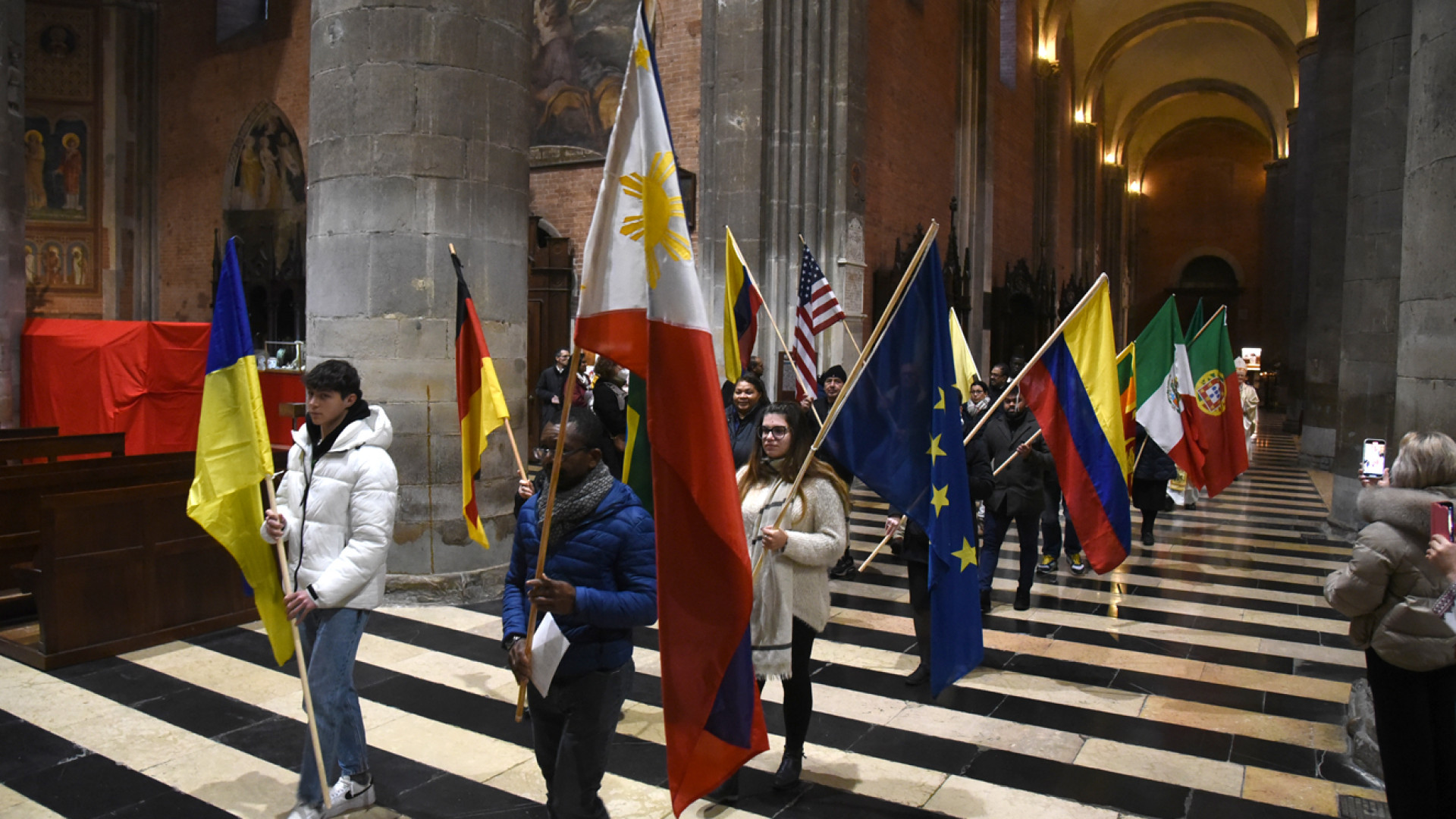 Celebrata in Duomo la "Messa delle genti" con le comunità dei migranti