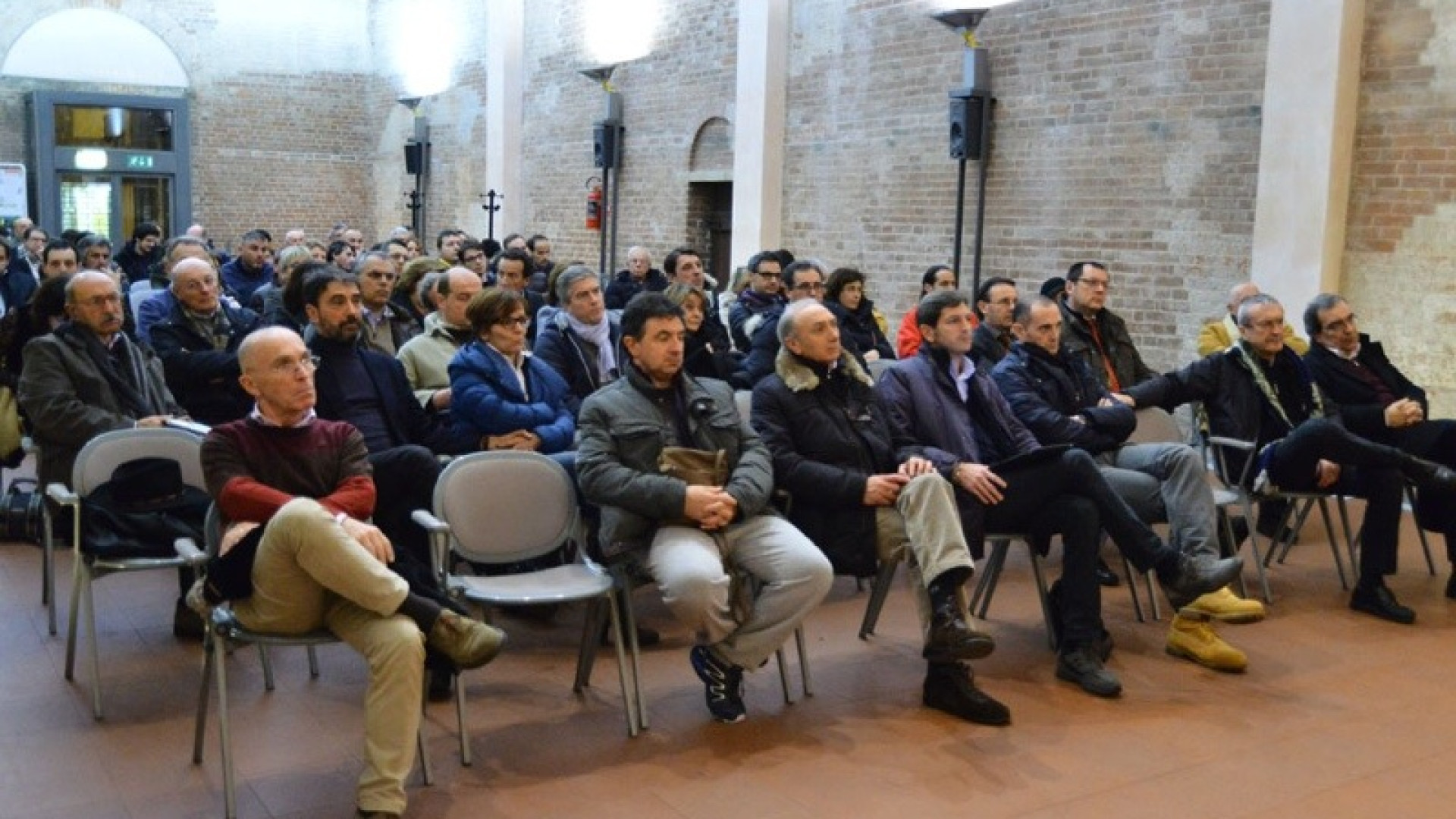 Copertura della piscina estiva del Polisportivo: la giunta comunale ci pensa