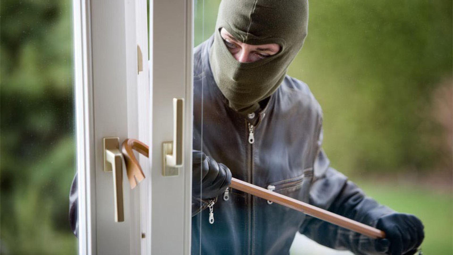Ladri in casa due volte in un mese, lo sfogo social: "Ridateci i bigliettini di nostra figlia"