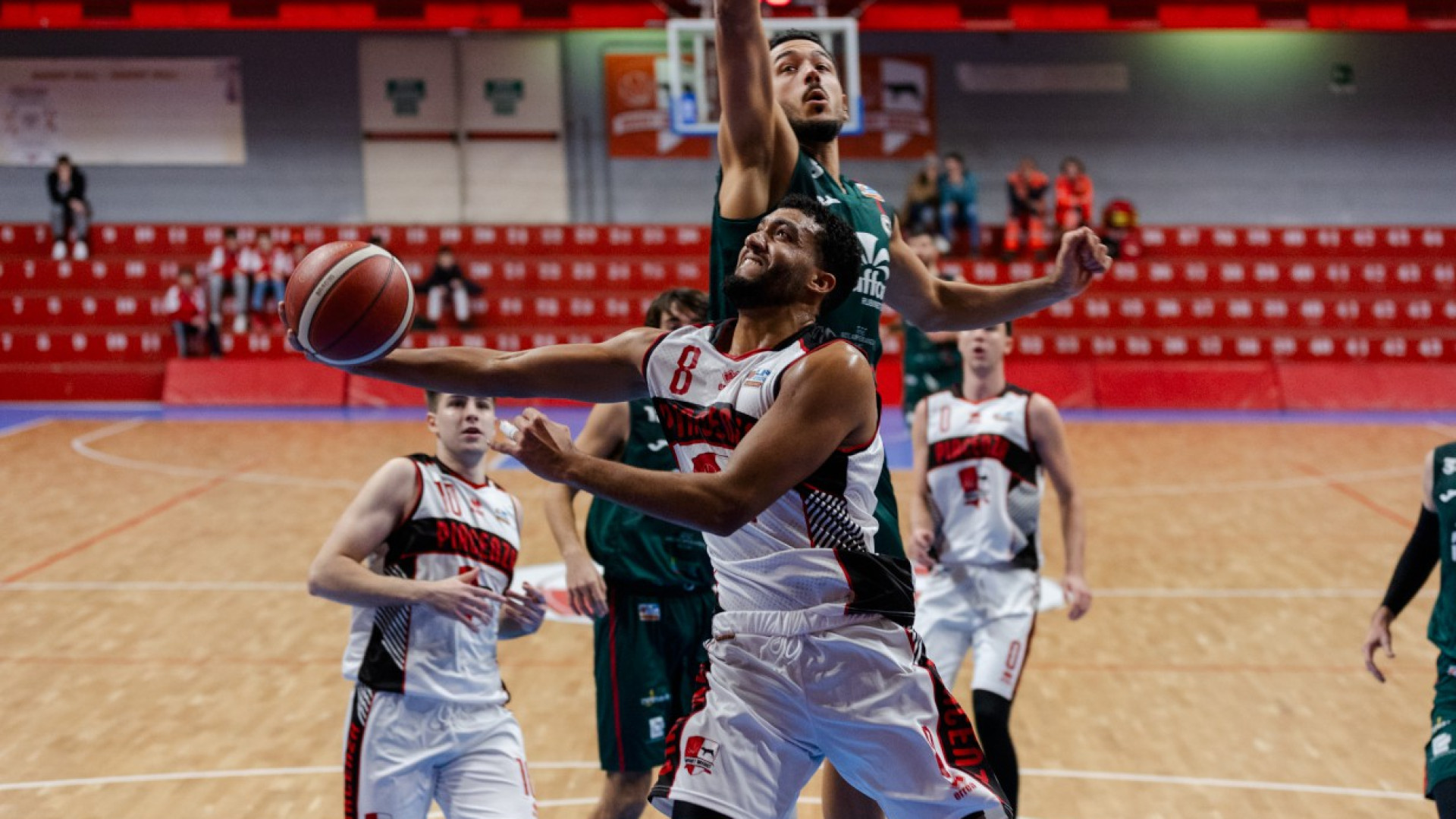 Basket, obiettivo playoff per la Bakery: oggi sfida con Npc Rieti, biancorossi favoriti
