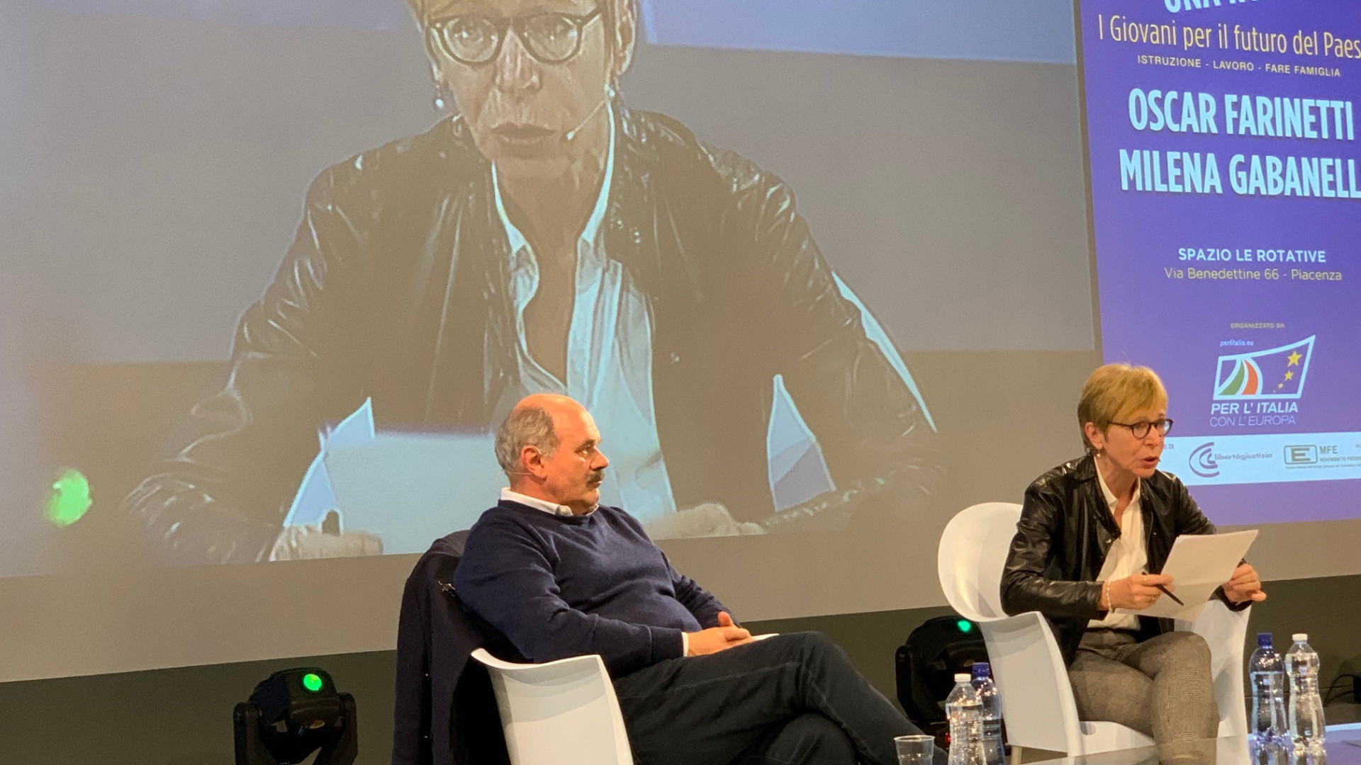 Gabanelli e Farinetti allo Spazio Rotative: "Futuro complicato per i giovani"