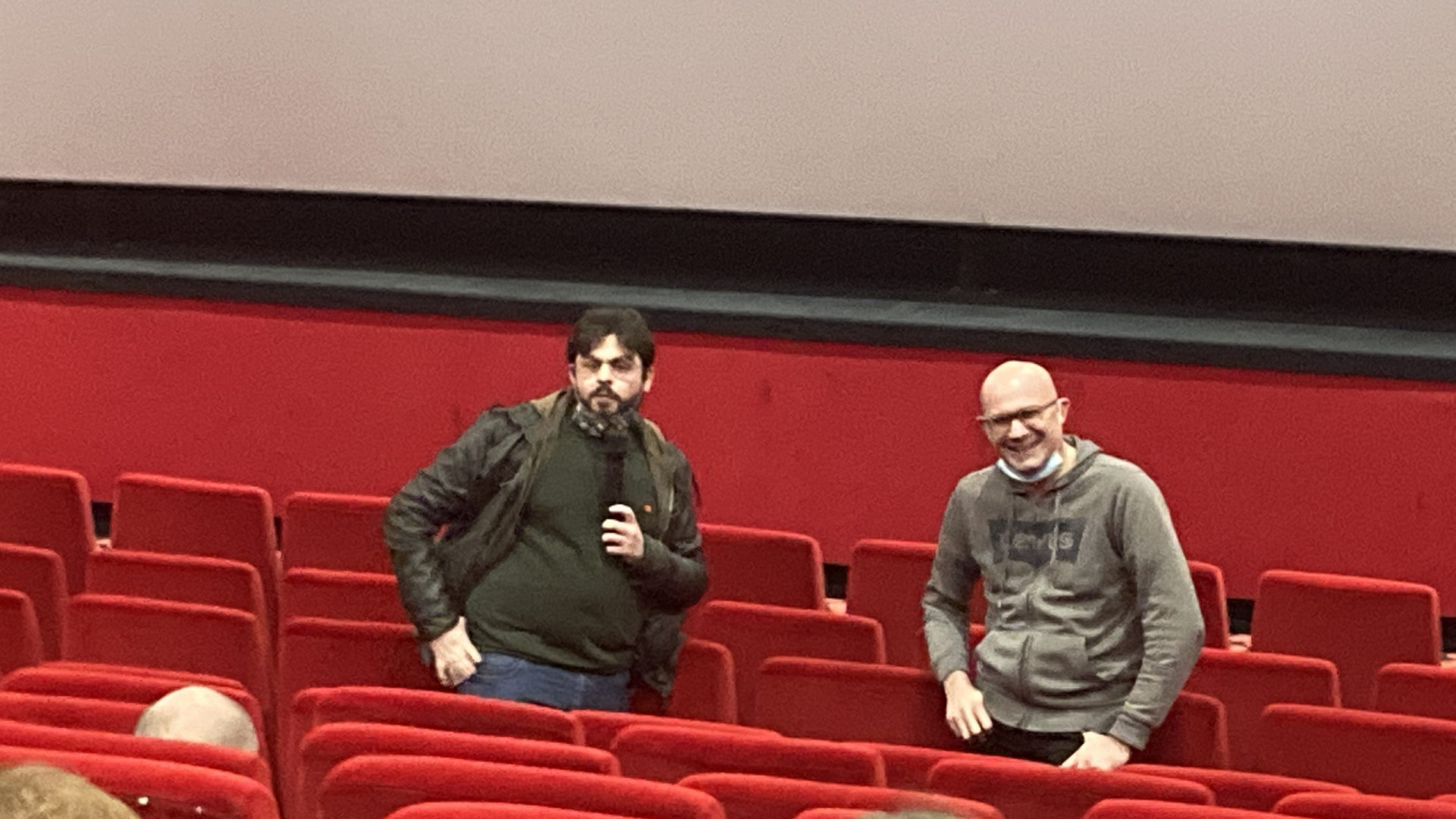 “Mollo tutto e apro un chiringuito”: il piacentino Airò presenta il film in sala