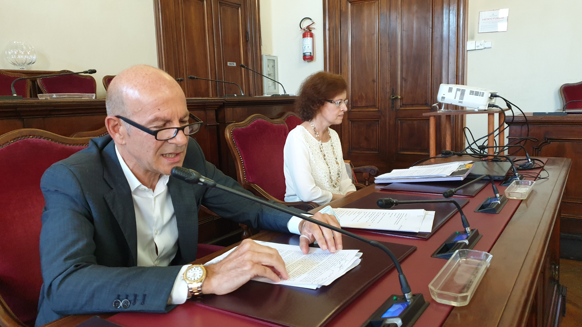 Riduzione Tari per utenze non domestiche, 50% in meno per bar e negozi