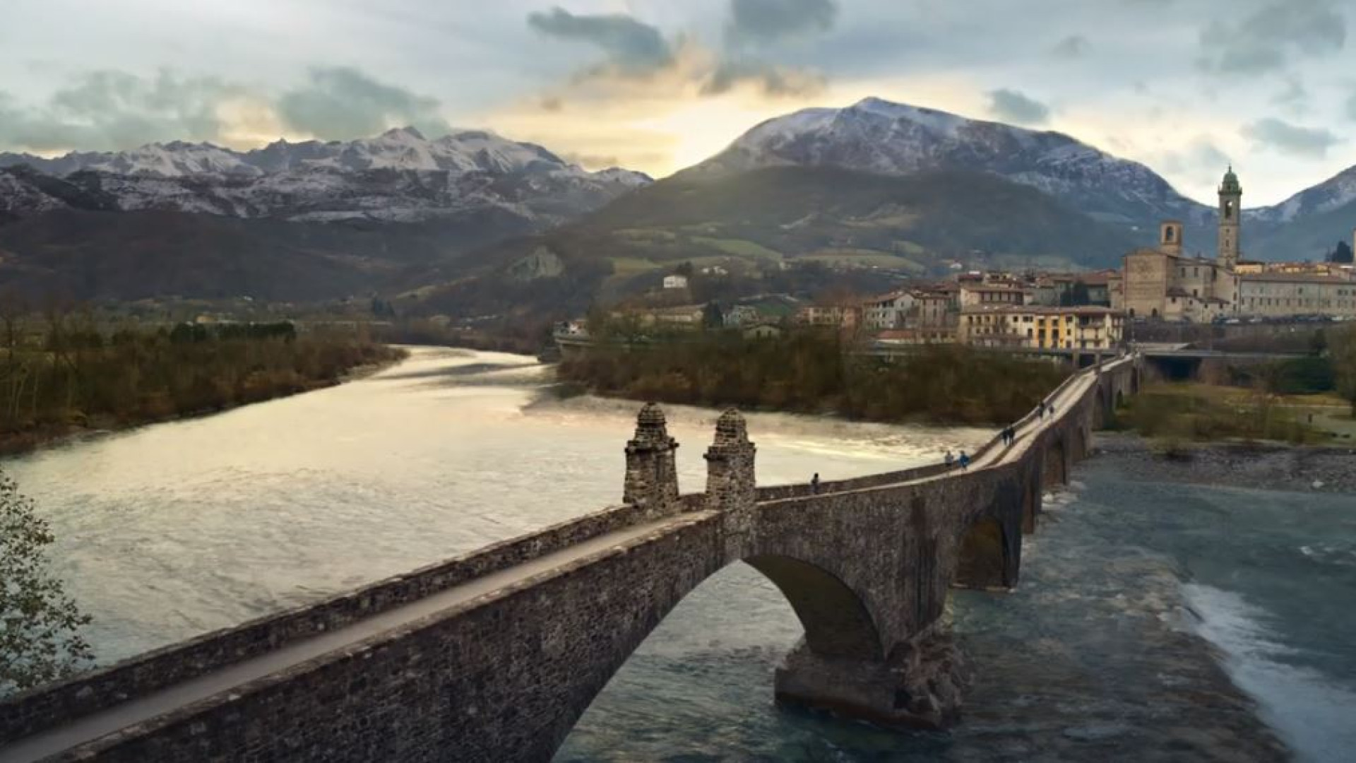 Bobbio, anche Ponte Gobbo tra le location dello spot dell'acqua "Levissima"