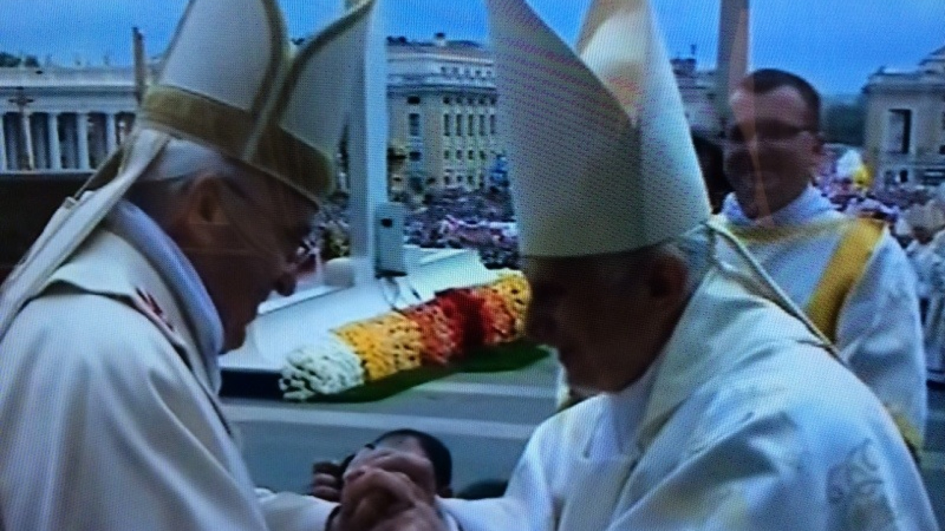 L'emozione dei piacentini a Roma per la canonizzazione dei due Papi