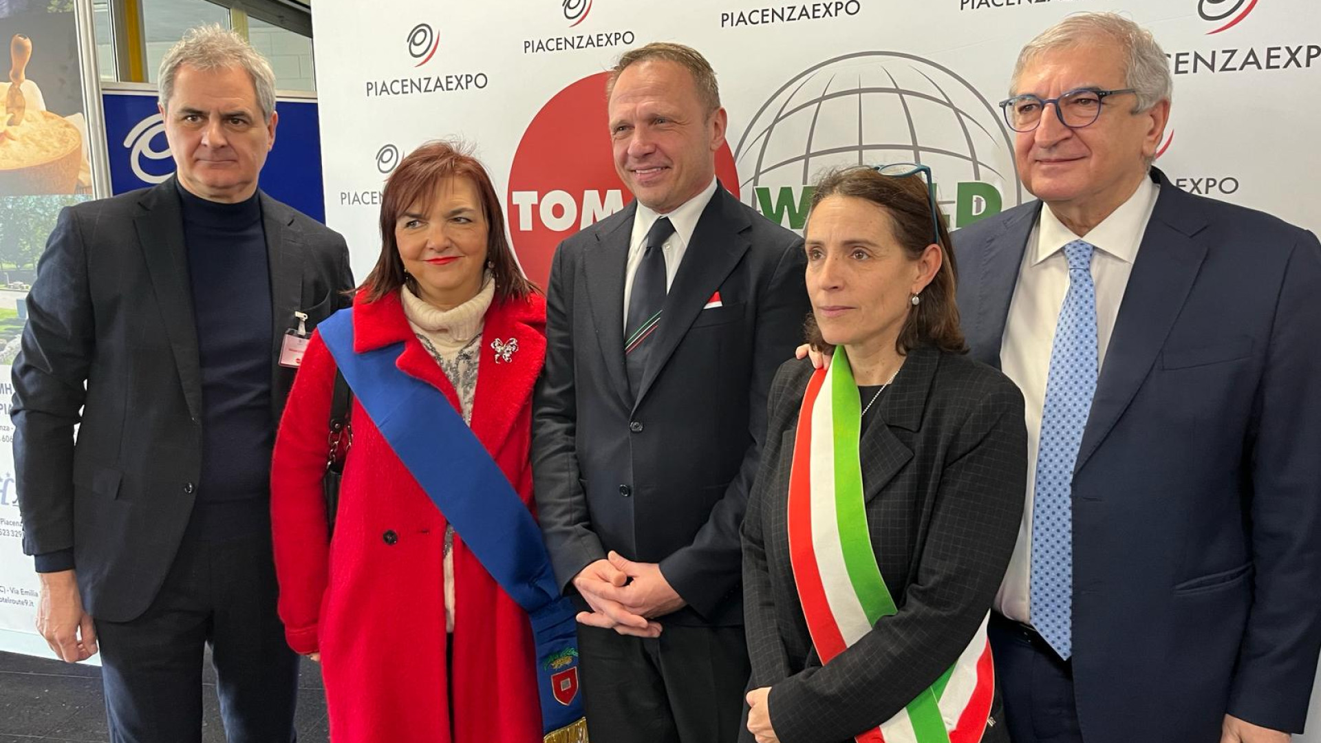 Il ministro Lollobrigida apre Tomato World: "Il pomodoro |va difeso dalle importazioni"