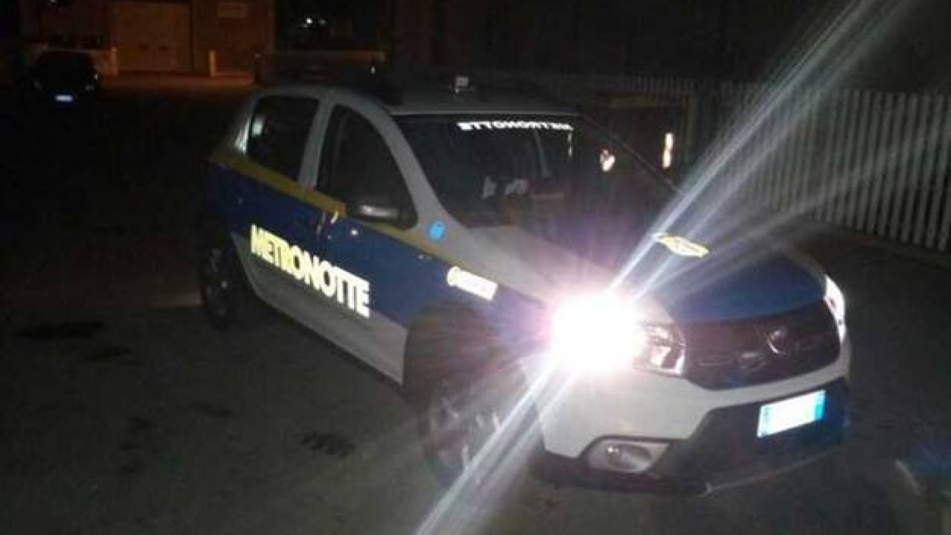 Tentano il furto, vengono scoperti e inseguiti per la città: fermati due ladri