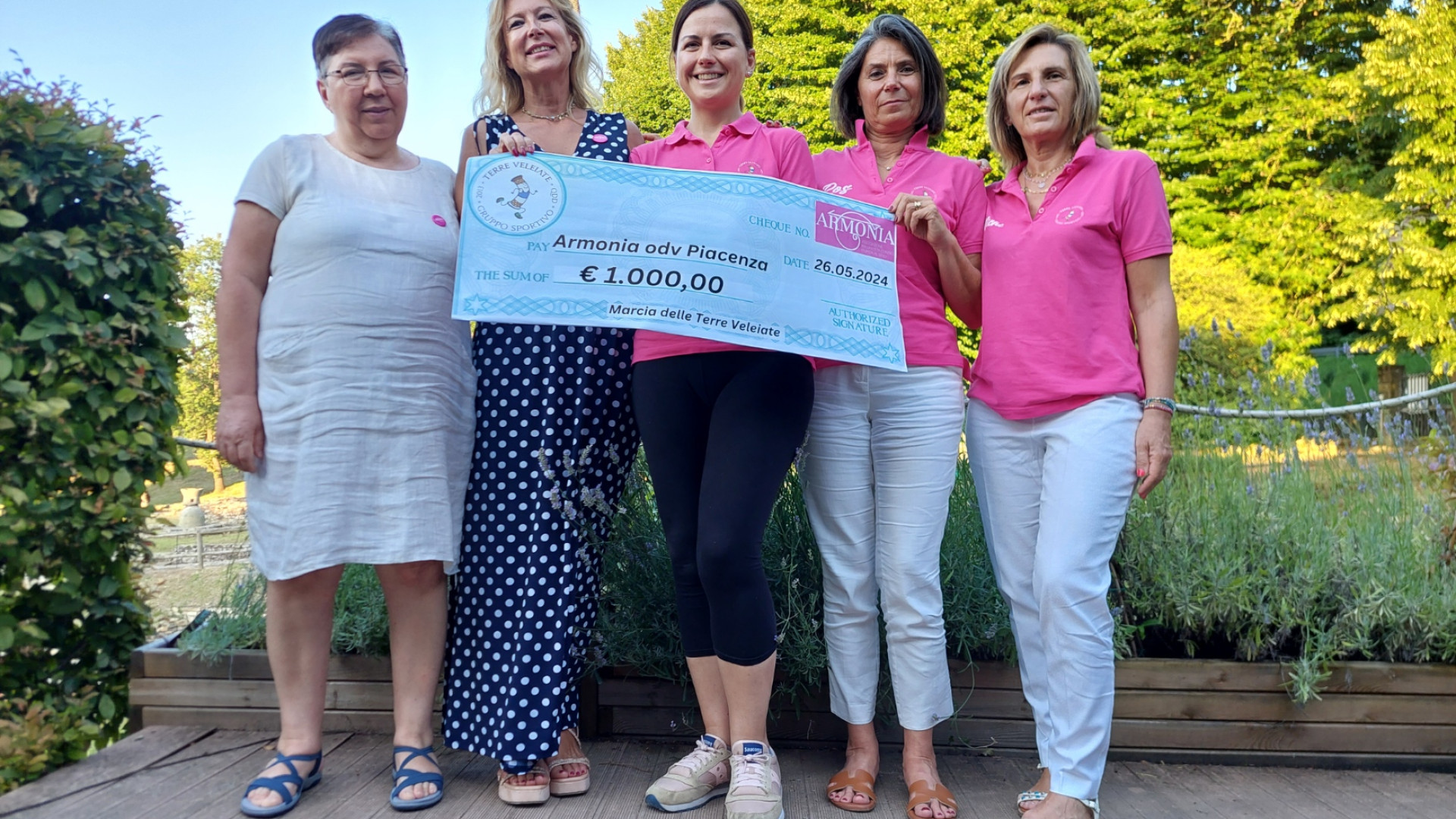 Donazione da mille euro a sostegno delle donne colpite da tumore al seno