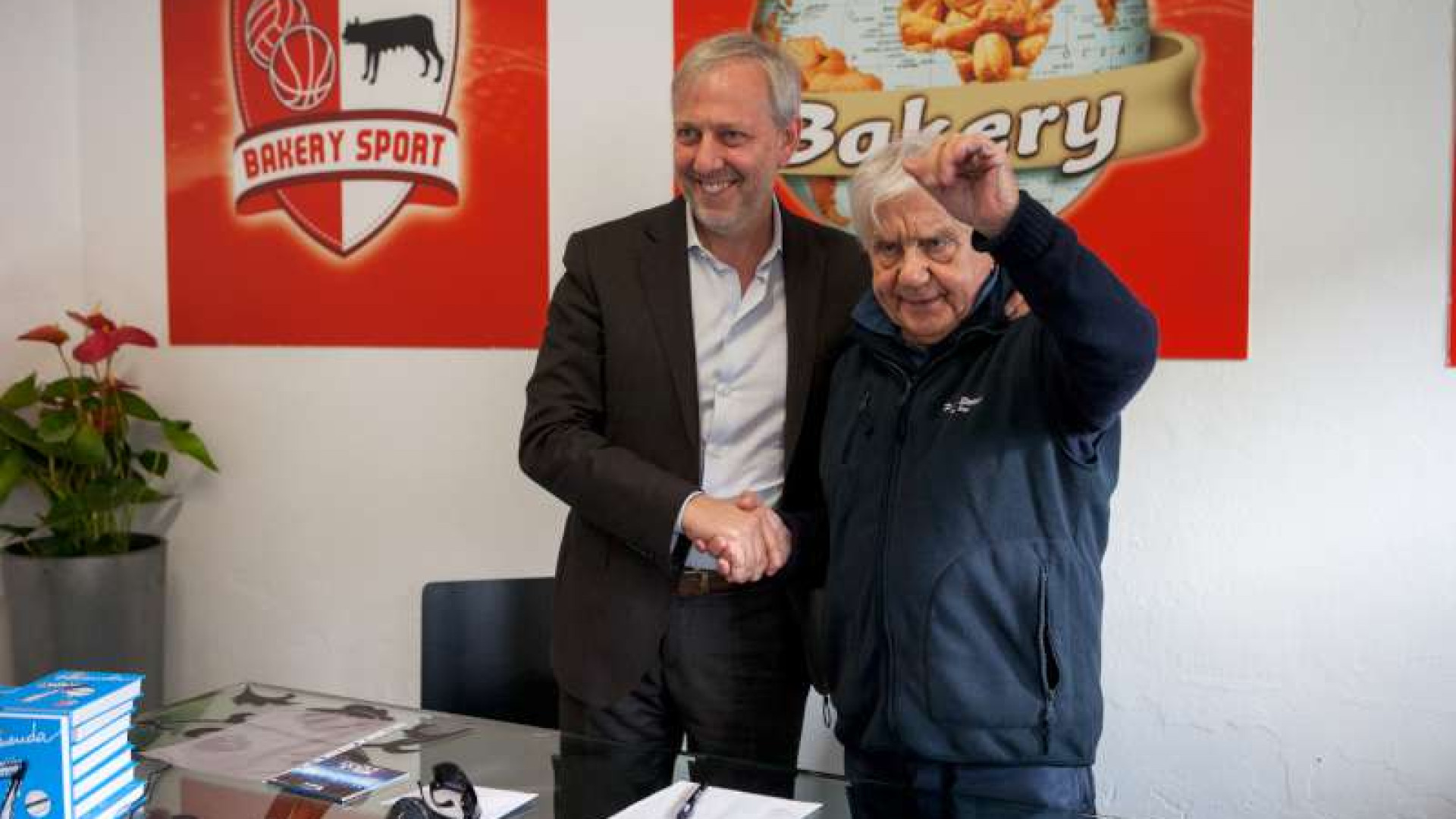 Don Mazzi: "Sono stato disperato". Bakery a sostegno della sua Fondazione