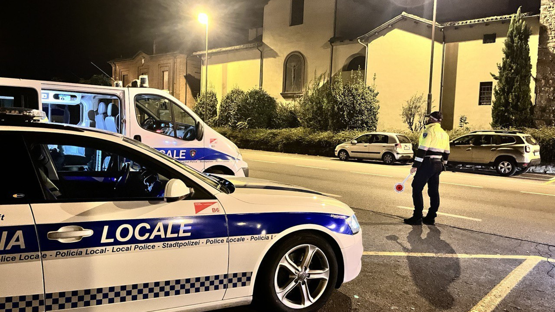 Autocarro perde carburante e causa incidente, sanzionato il conducente