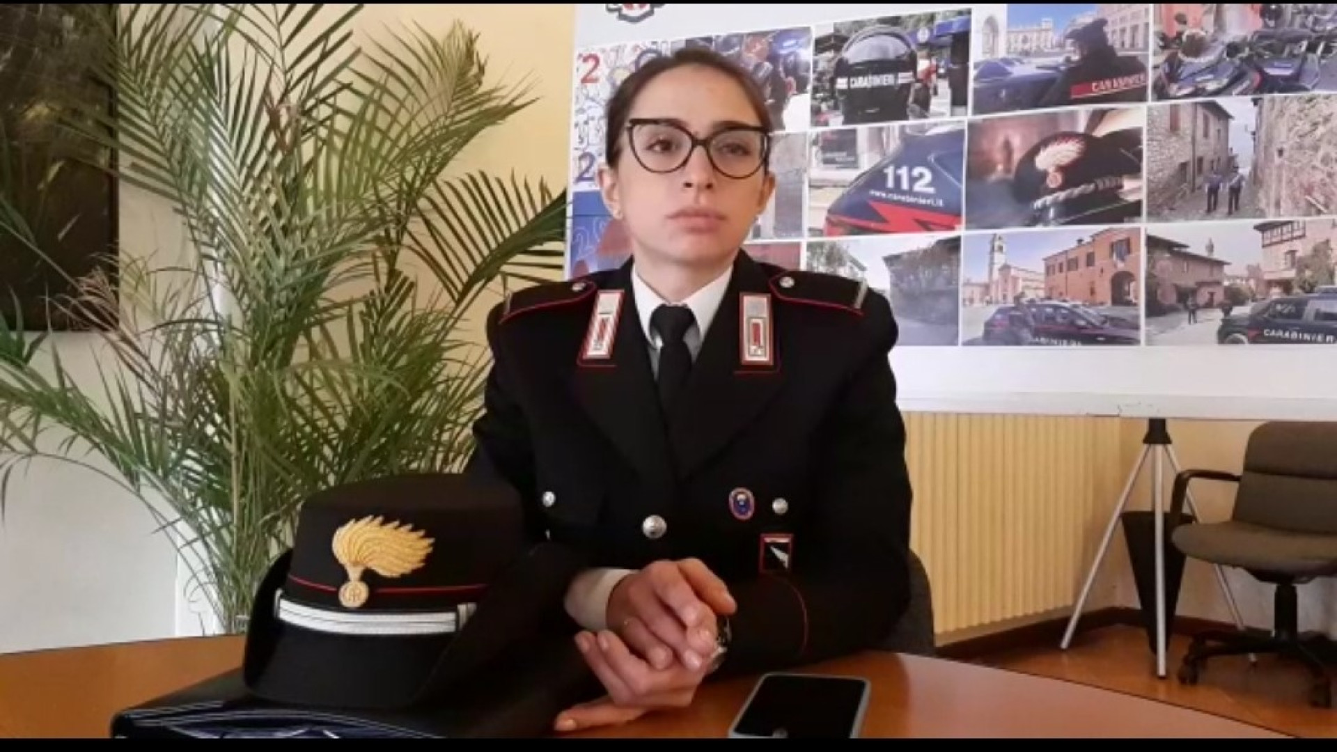 "Era agitato e voleva che facessimo qualcosa". Così un ragazzo ha salvato una donna