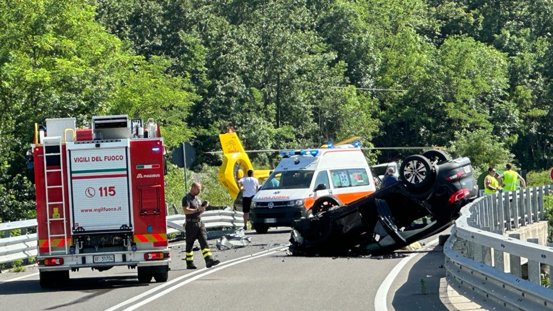 Schiacciato dall'auto che si ribalta: incidente mortale a Barberino