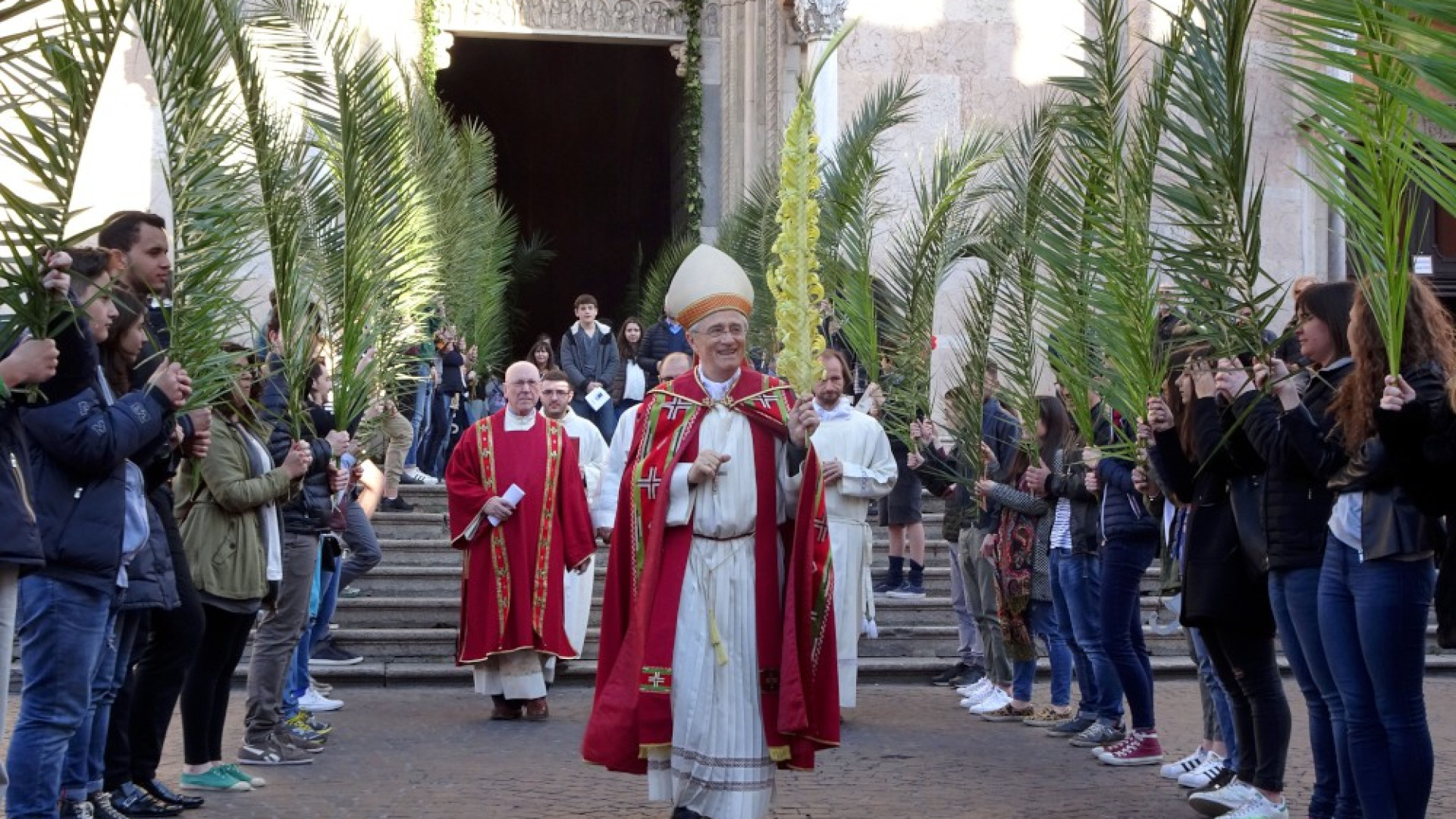 Oltre 500 giovani alla Gmg diocesana. Ambrosio: "Festa in comunione con il Papa"