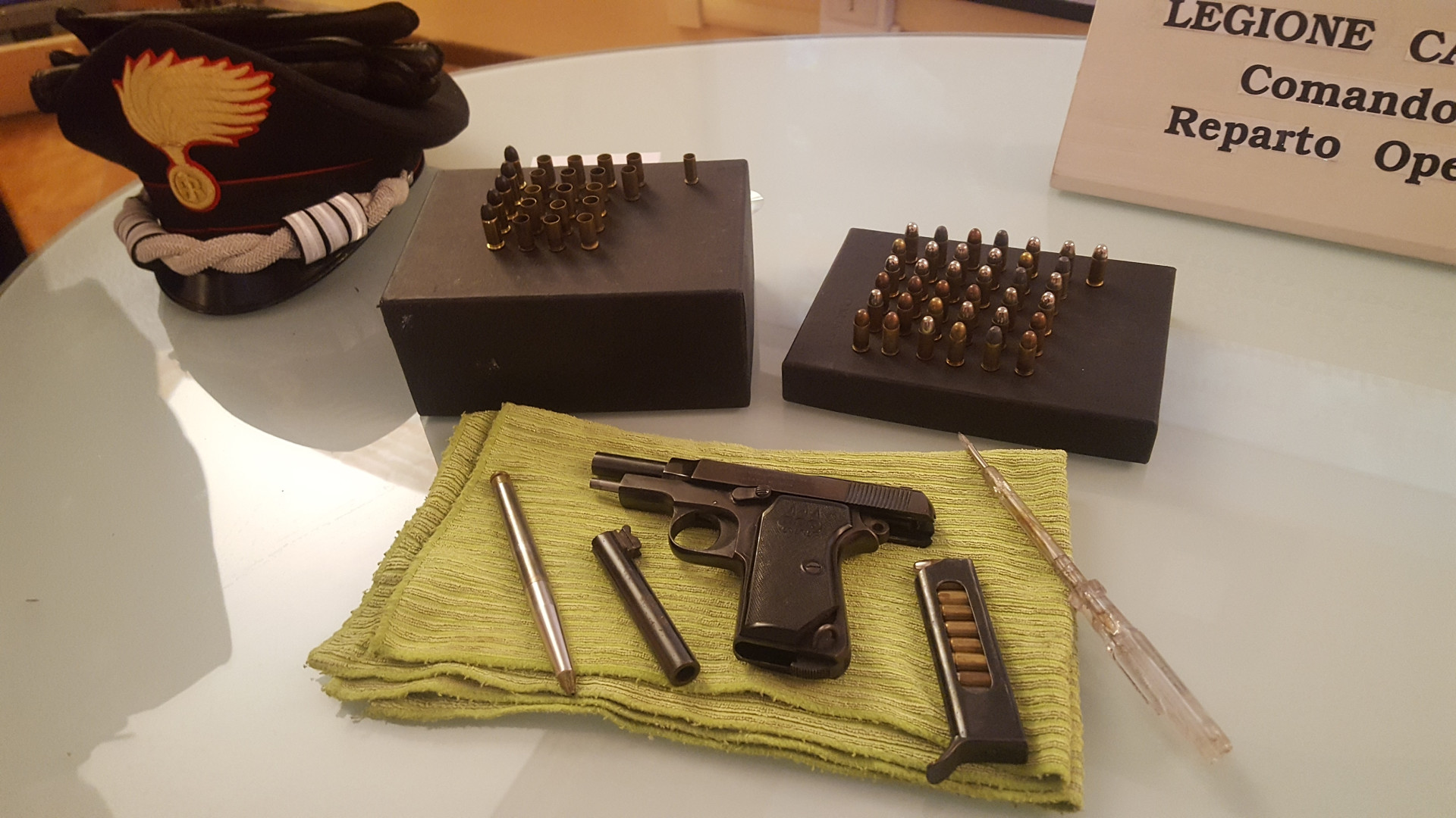 Maxi perquisizione dei carabinieri, sequestrate armi. Un  arresto