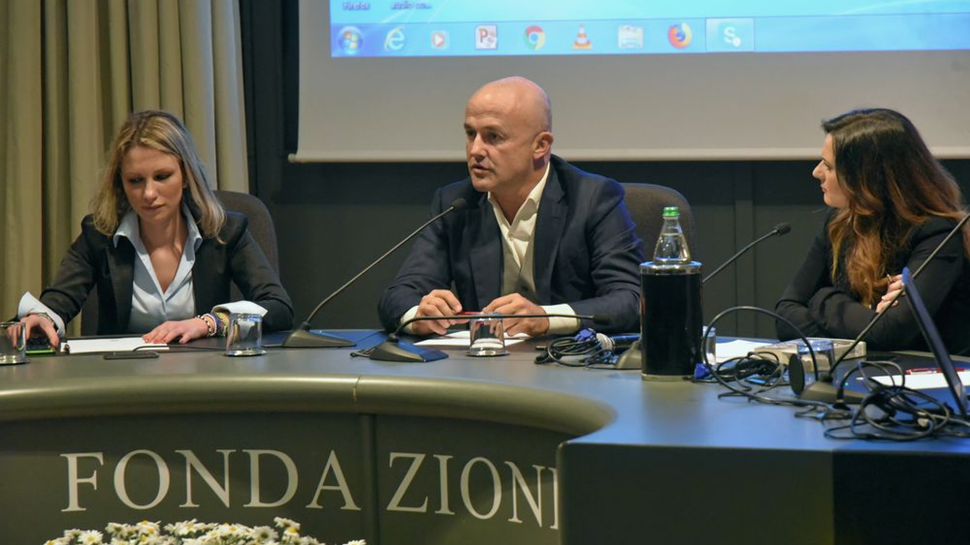 Nuzzi: "Un blocco di potere impedisce al papa di riformare la Chiesa"