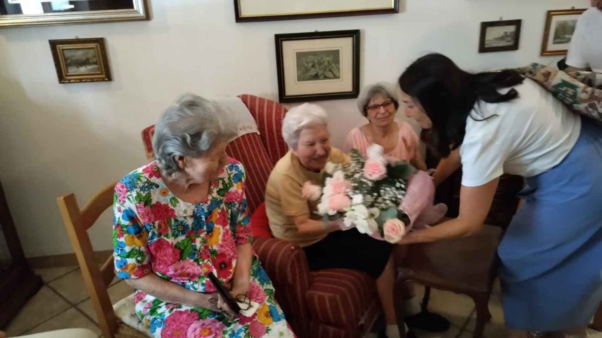 Festa per i 100 anni di Gemma Mainardi, gli auguri arrivano anche dal Comune