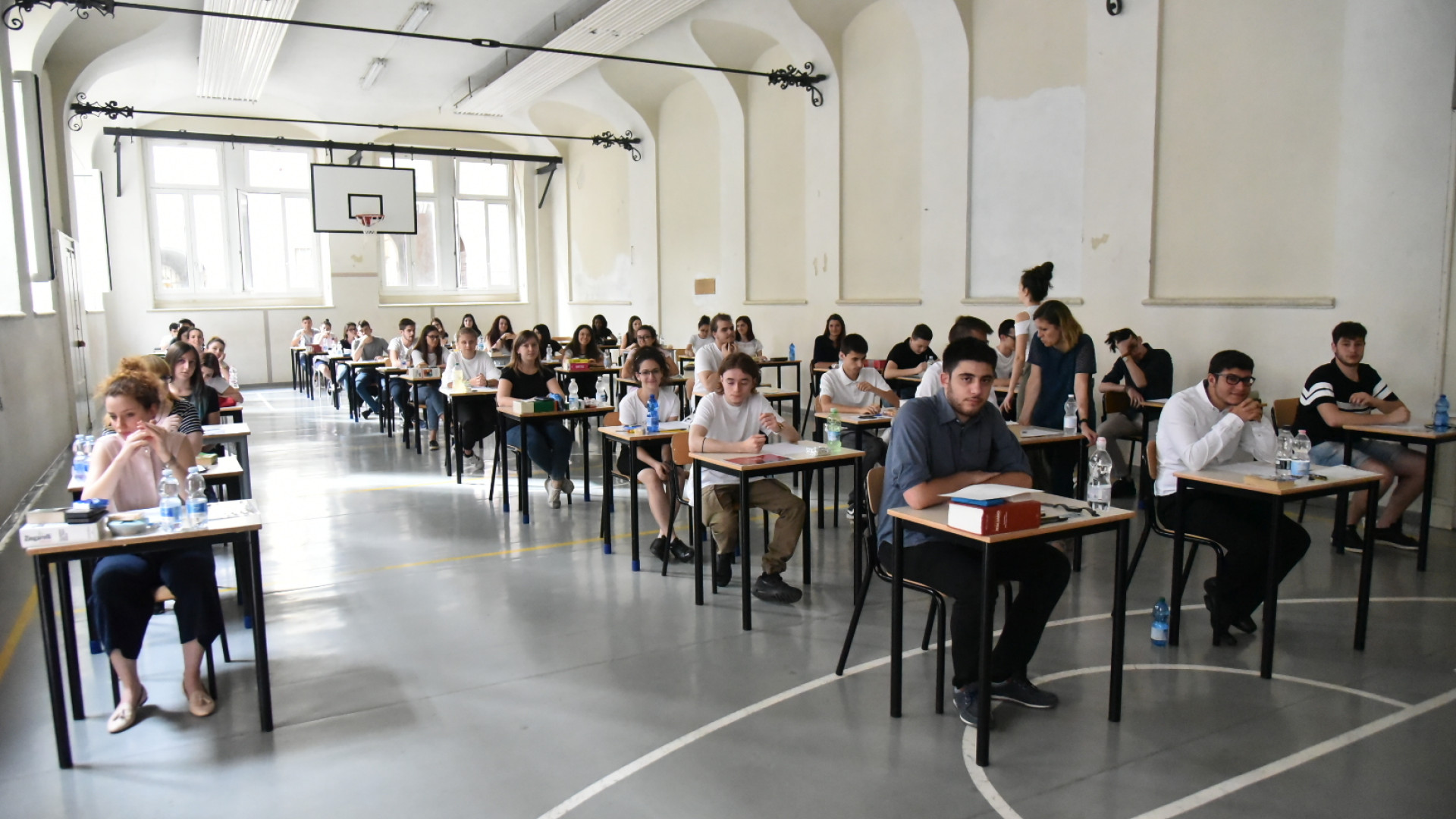 Maturità: studenti divisi sulle tracce. In molti hanno passato la notte senza dormire. Domani seconda prova