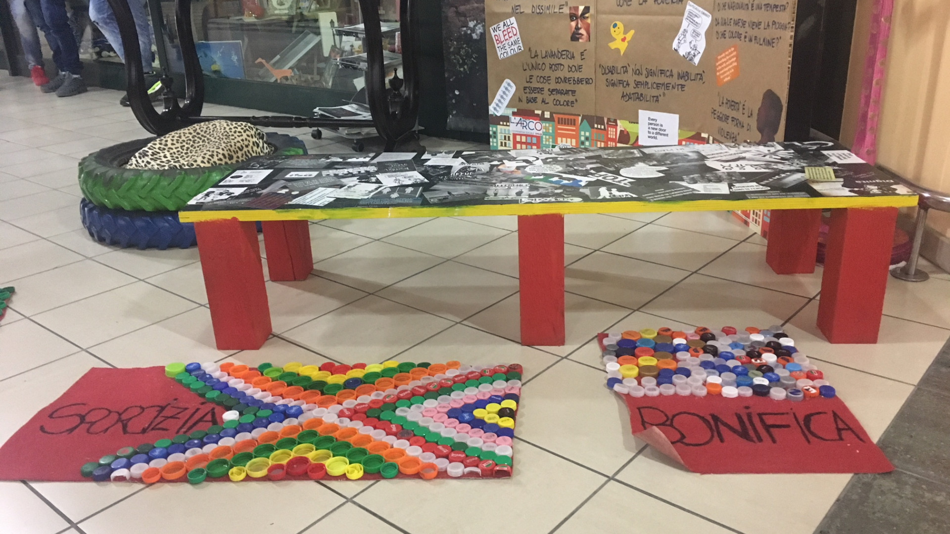 Un "salotto" per dire no al razzismo: l'installazione a Borgo Faxhall