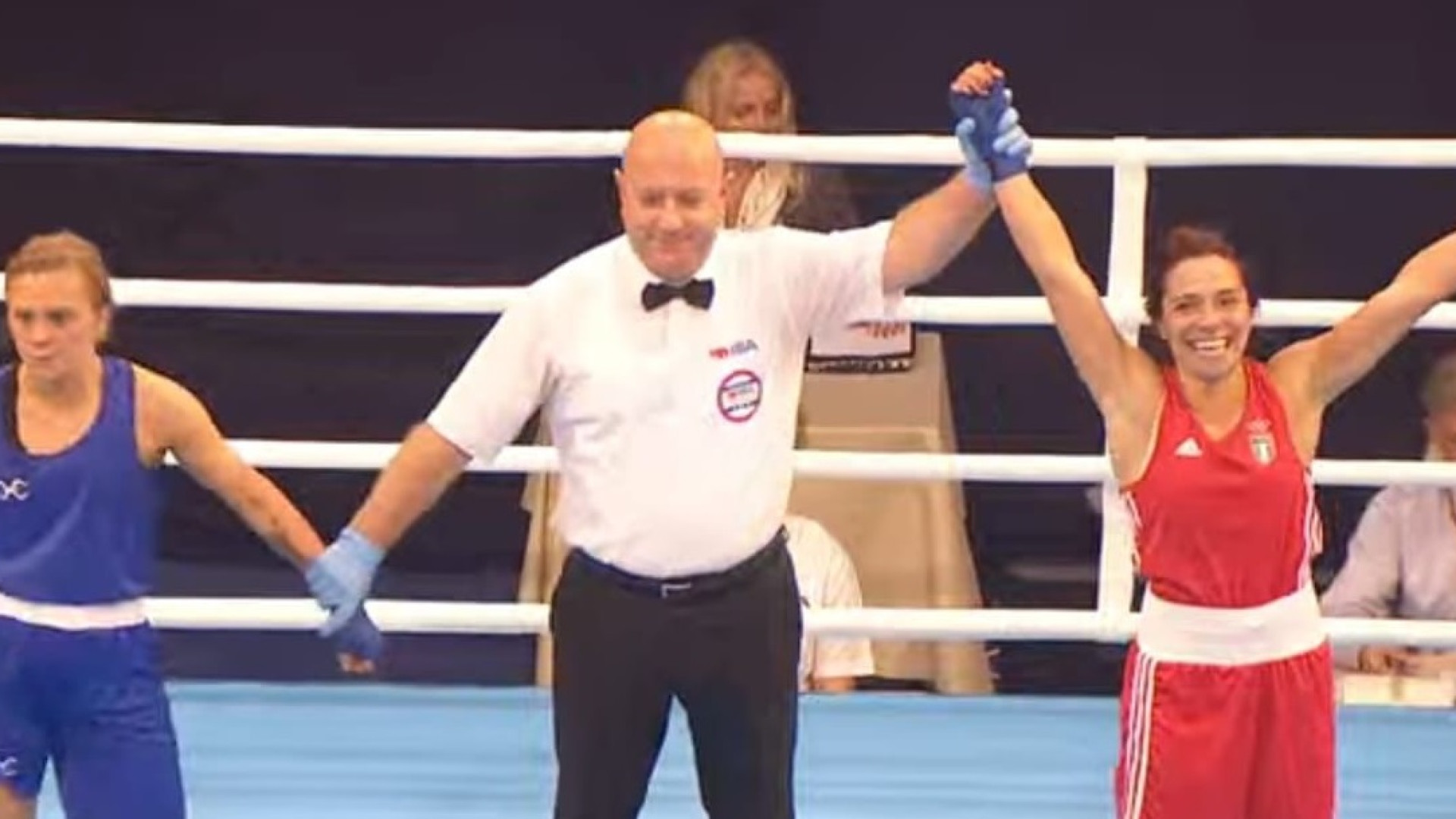 Boxe, Bonatti strepitosa agli Europei: batte l'inglese Resztan e vola in finale