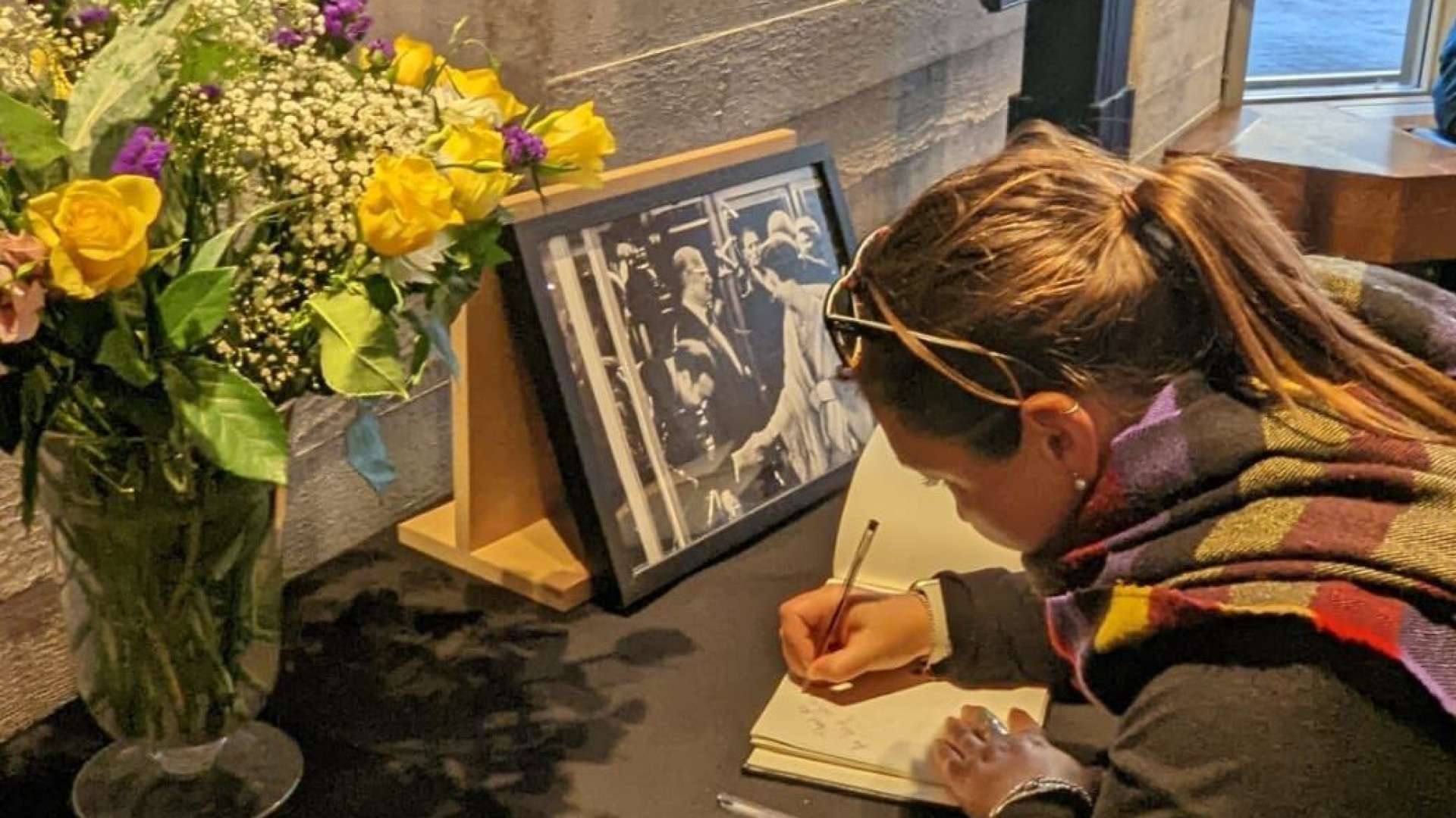"Due milioni di persone in silenzio": piacentina al funerale della regina