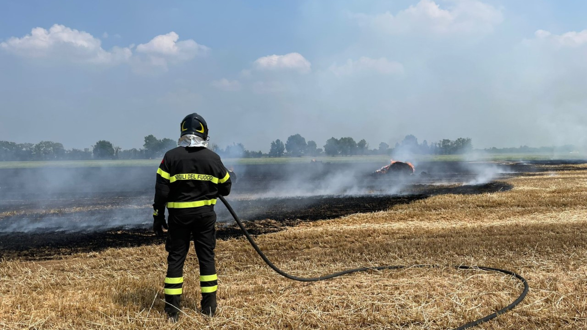 Incendi, fino al 28 agosto anche Piacenza in “grave pericolosità”: i divieti